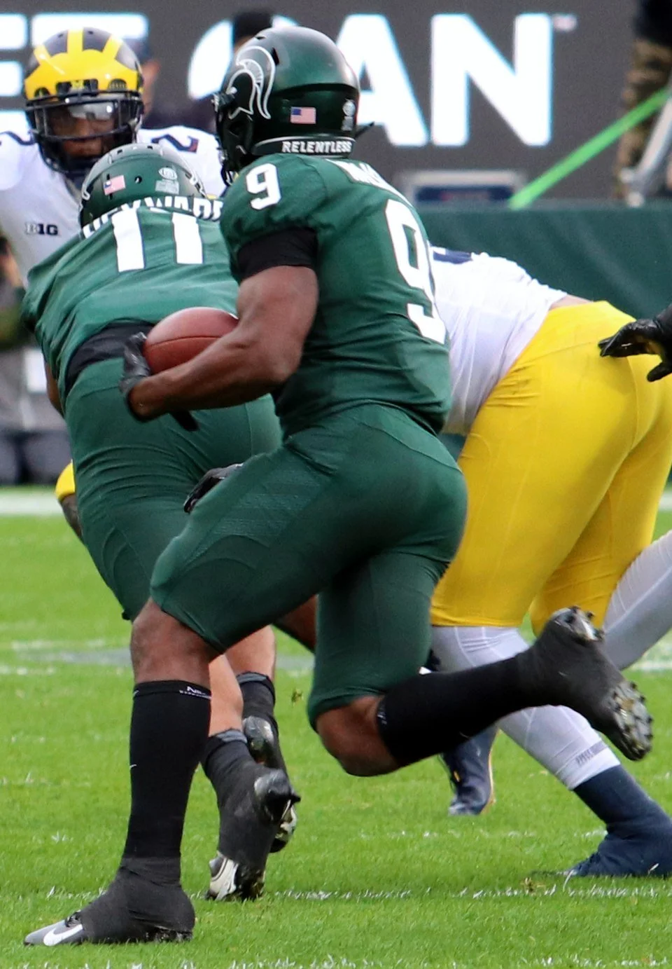 The Kansas City Chiefs have signed Super Bowl MVP running back Kenneth Walker 