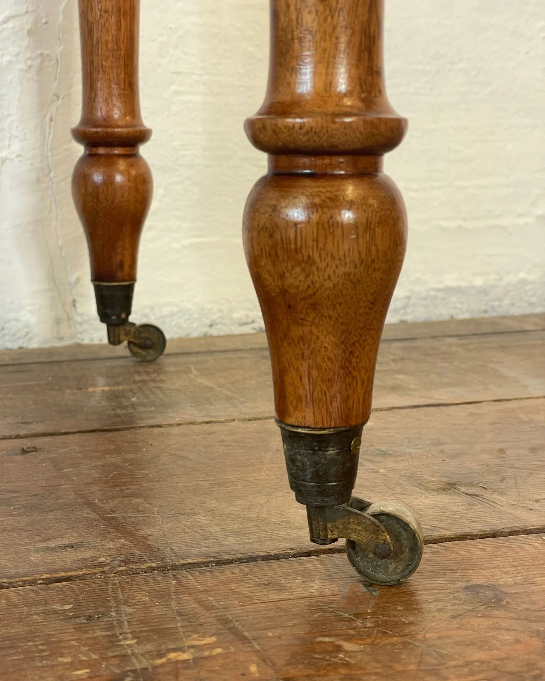 Antique-Side-Table-with-Double-Sided-Two-Drawers_03.jpg