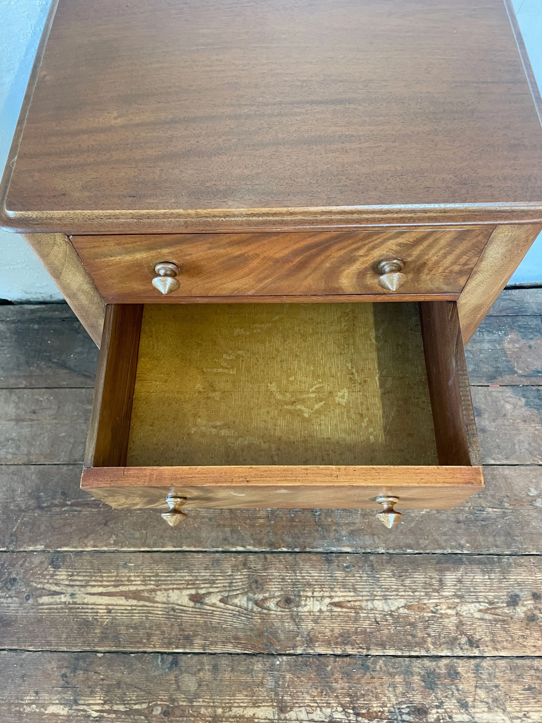 Antique-Side-Table-with-Double-Sided-Two-Drawers_04.jpg