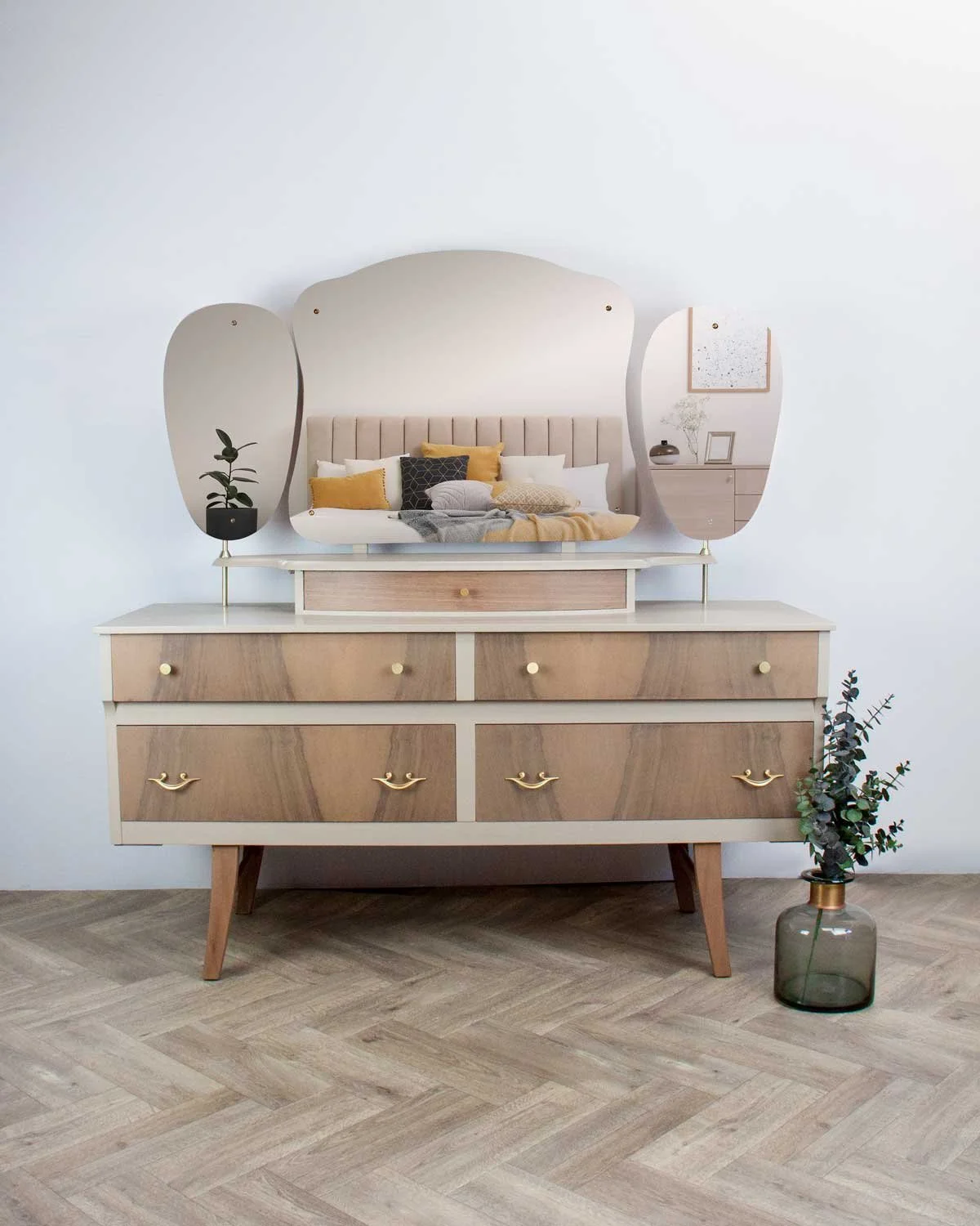 Dressing-Table---Vintage-Pebble-Mirrror_SM_01.jpg