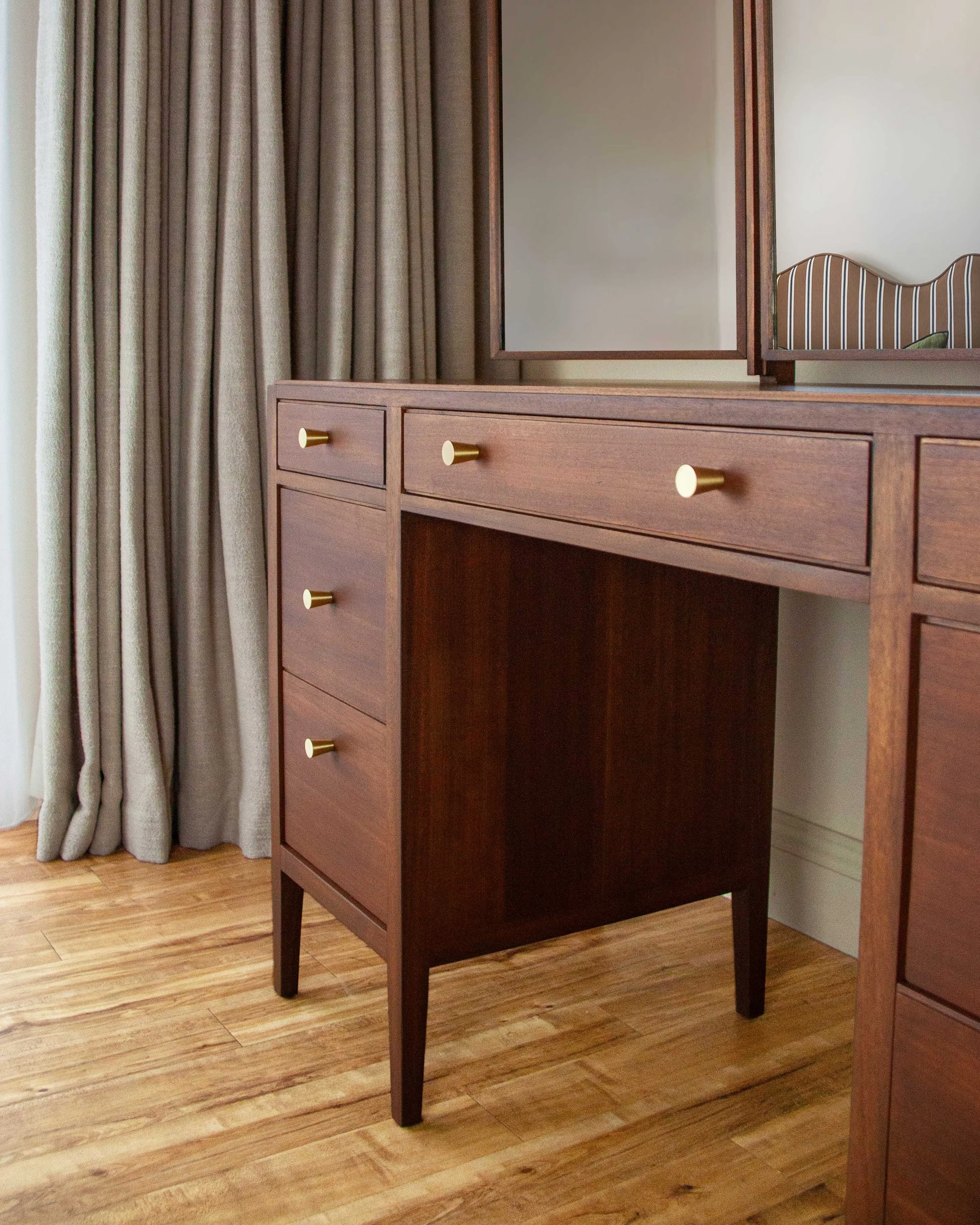 Mid-Century-Loughborough-Dressing-Table_02.jpg