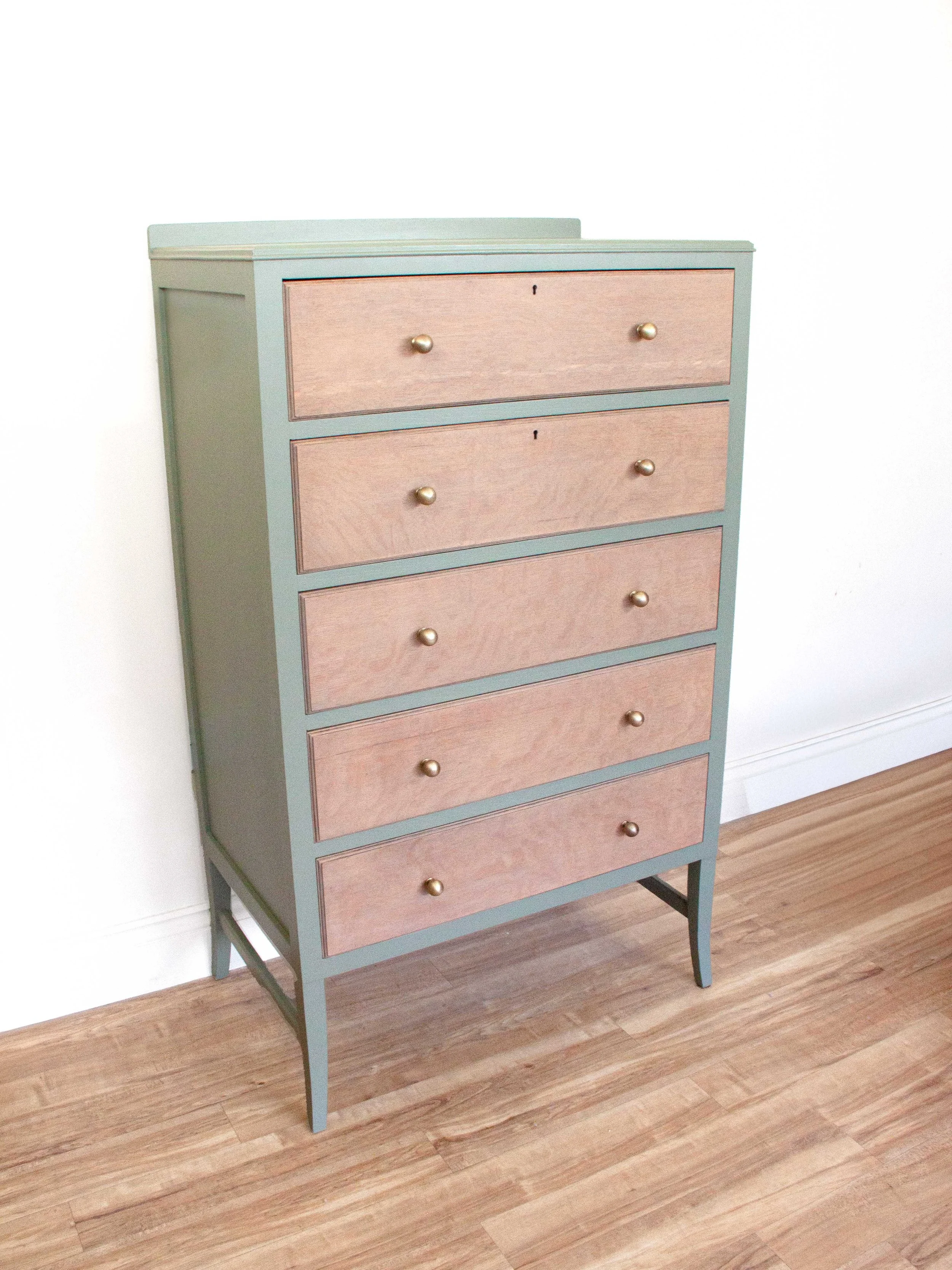 Oak-Dresser_02_Post.jpg