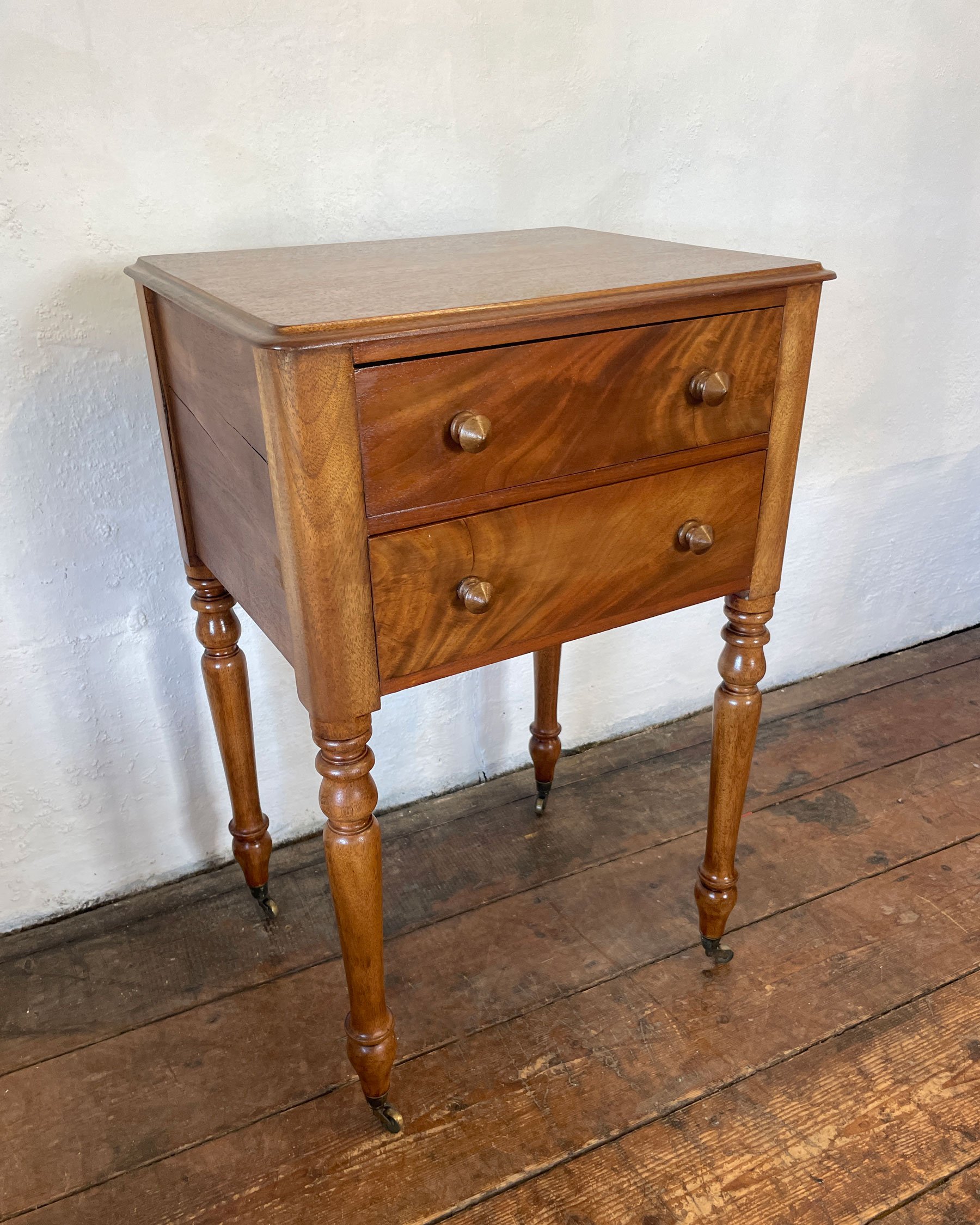 Antique-Side-Table-with-Double-Sided-Two-Drawers_02.jpg