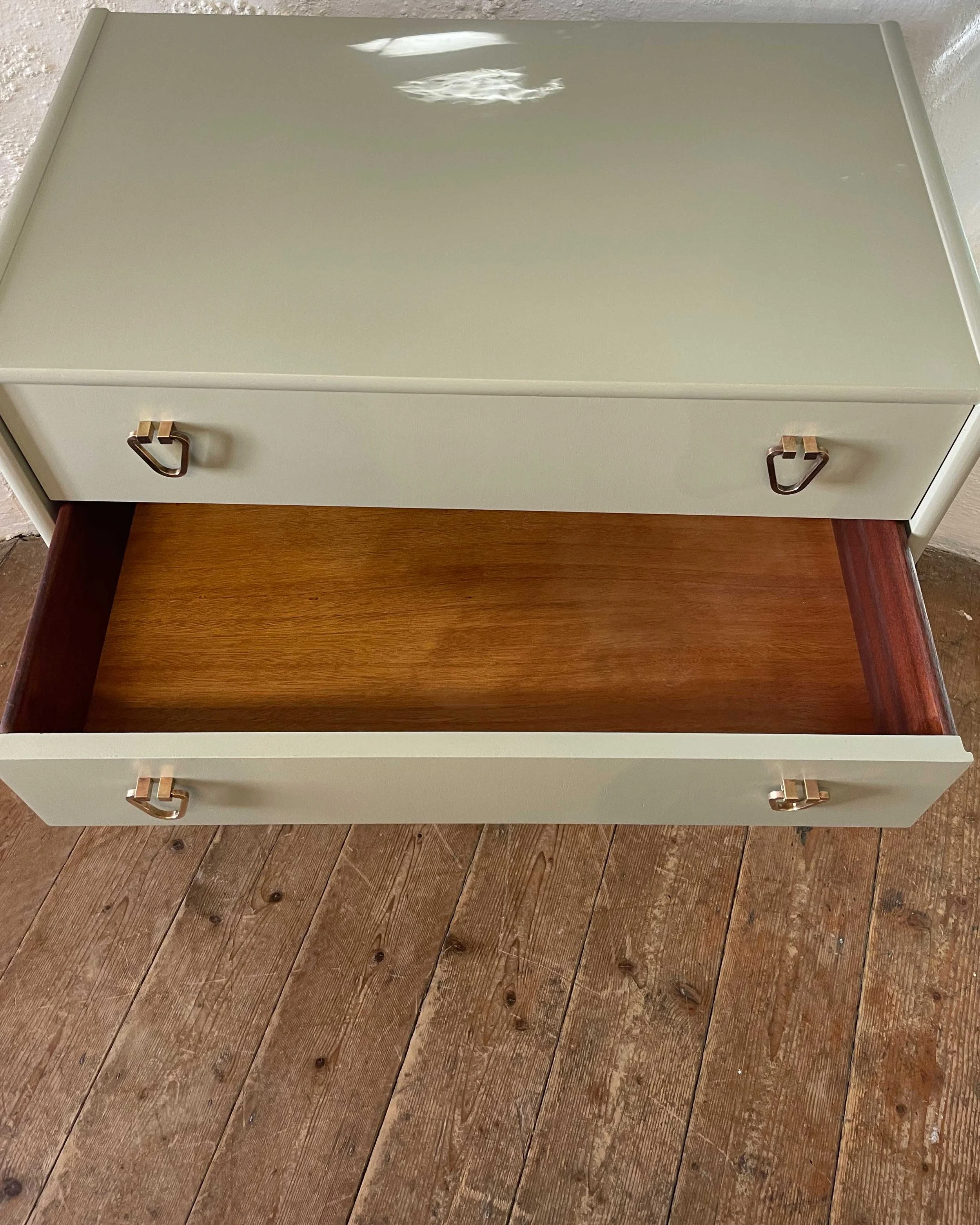 Mid-Century---Eucalyptus_03.jpg