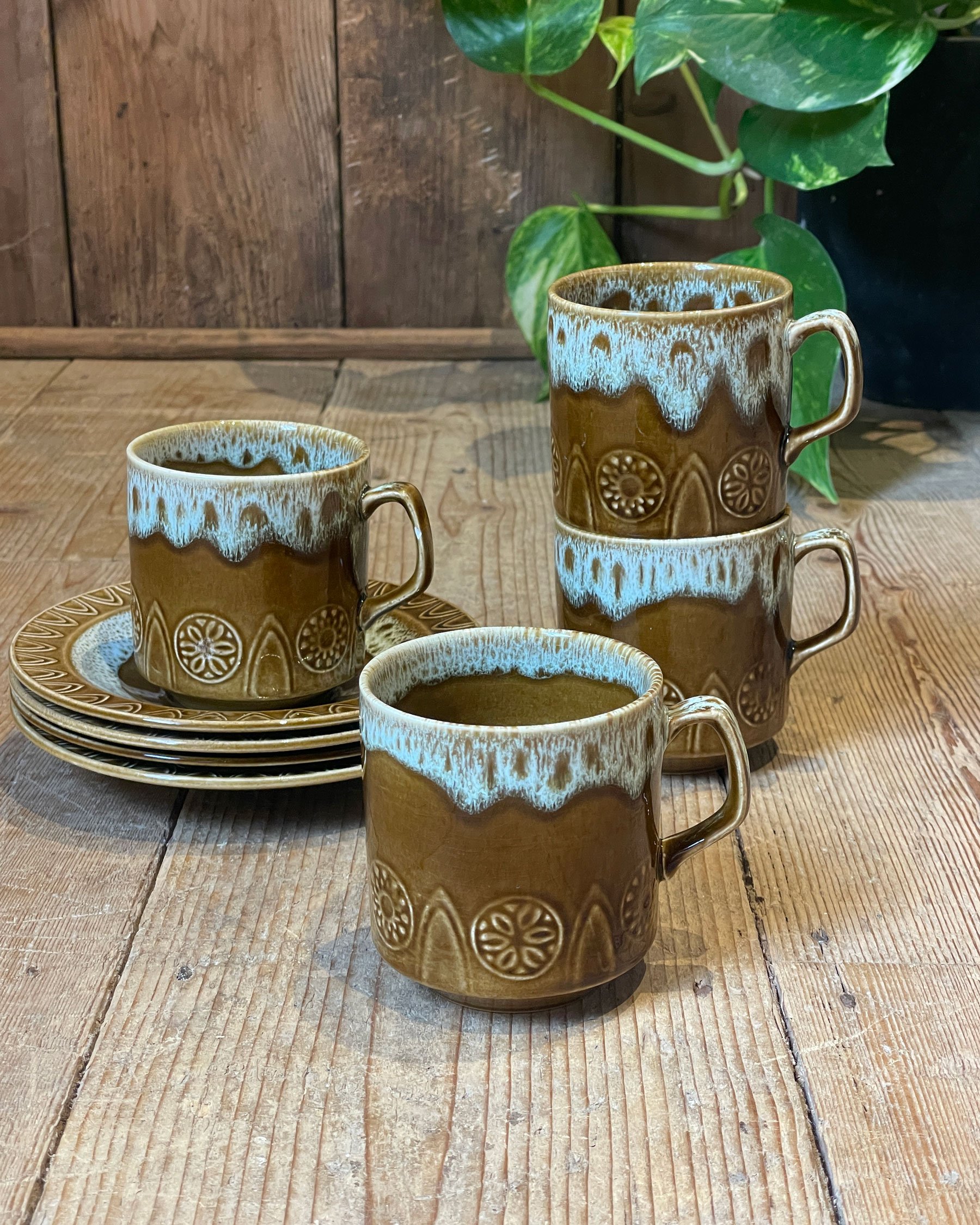 Crown-Ducal---Astra---1970s-Tea-Set_06.jpg