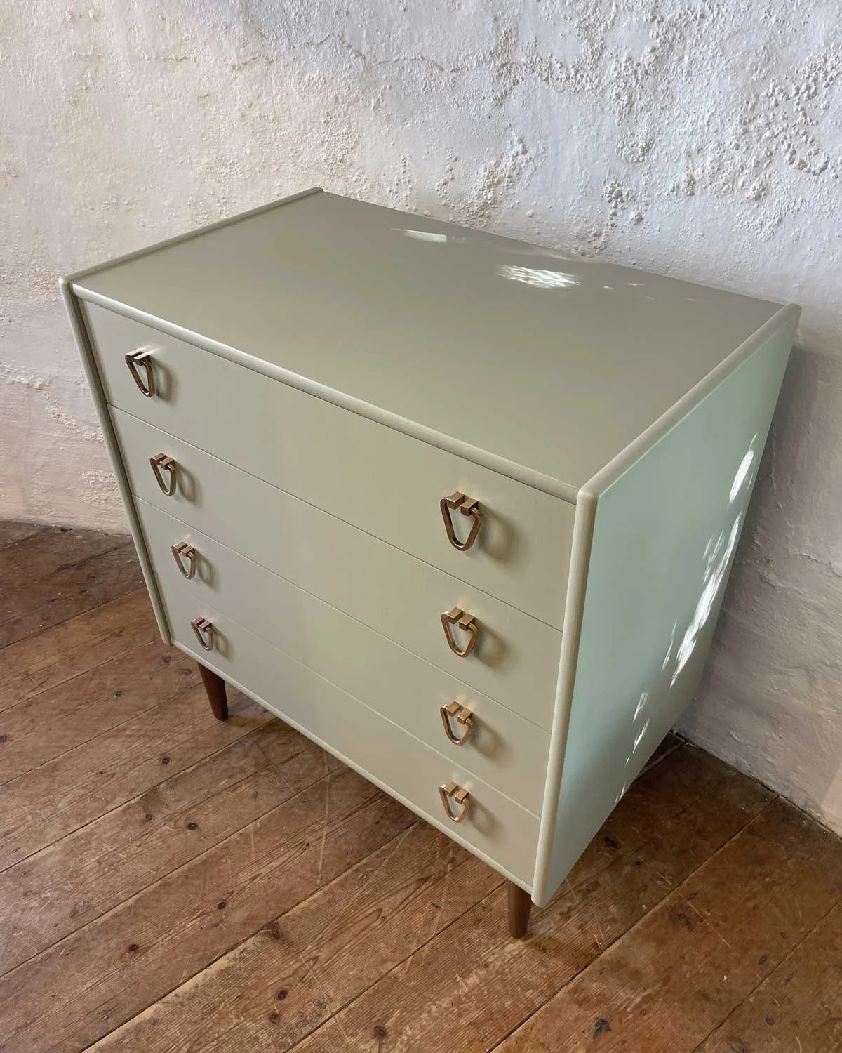 Mid-Century---Eucalyptus_06.jpg