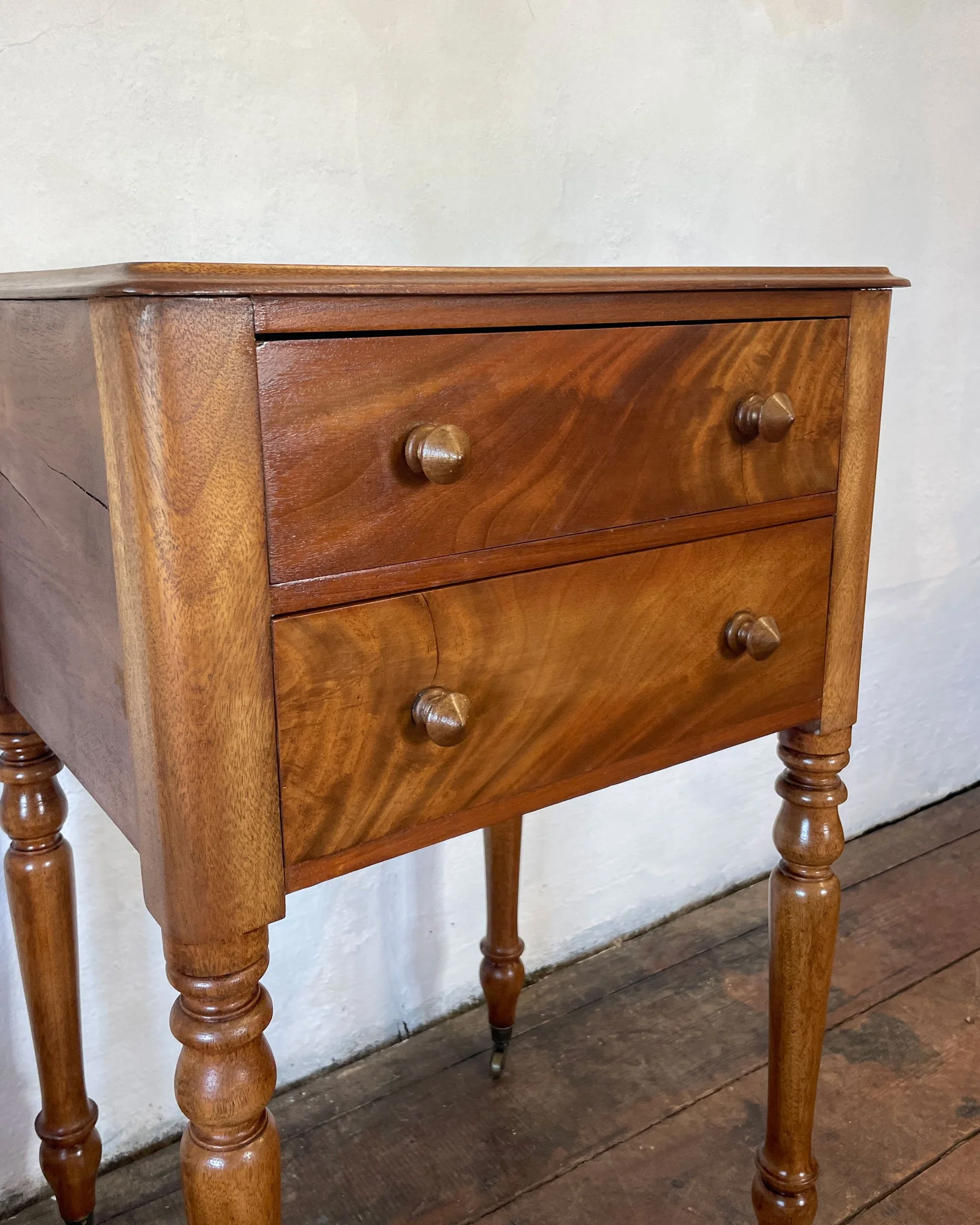 Antique-Side-Table-with-Double-Sided-Two-Drawers_05.jpg