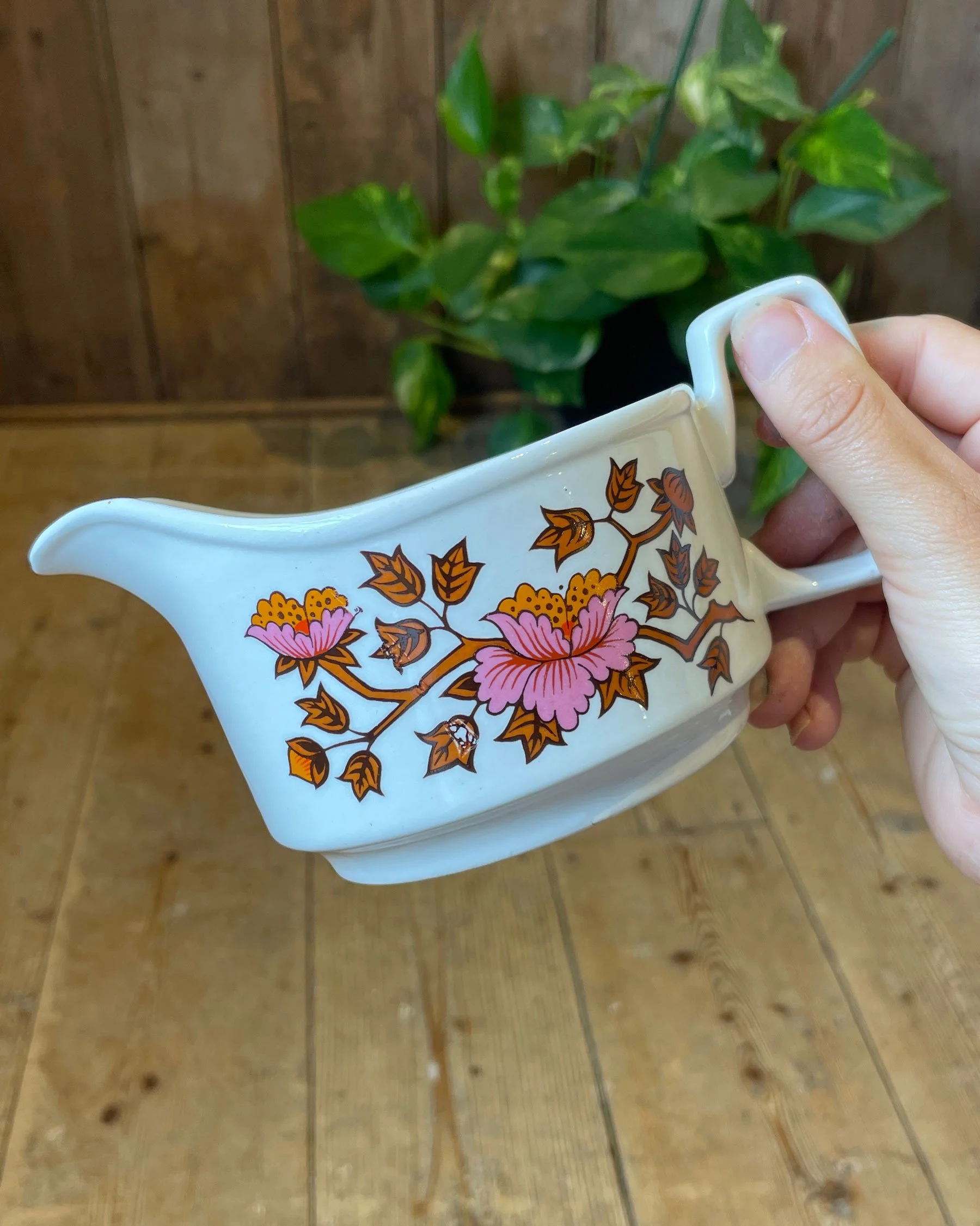 Staffordshire-Potteries---Ashley-Dinnerware-and-Tea-Set_13.jpg
