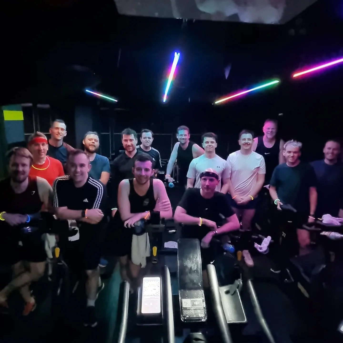 Wow Friday!  @cluffy72 was reliving her uni days with that banging 90s Club Classics playlist!  Well done Spinderellas you smashed it as always!  Have a great weekend! 🚴&zwj;♀️🌈❤️