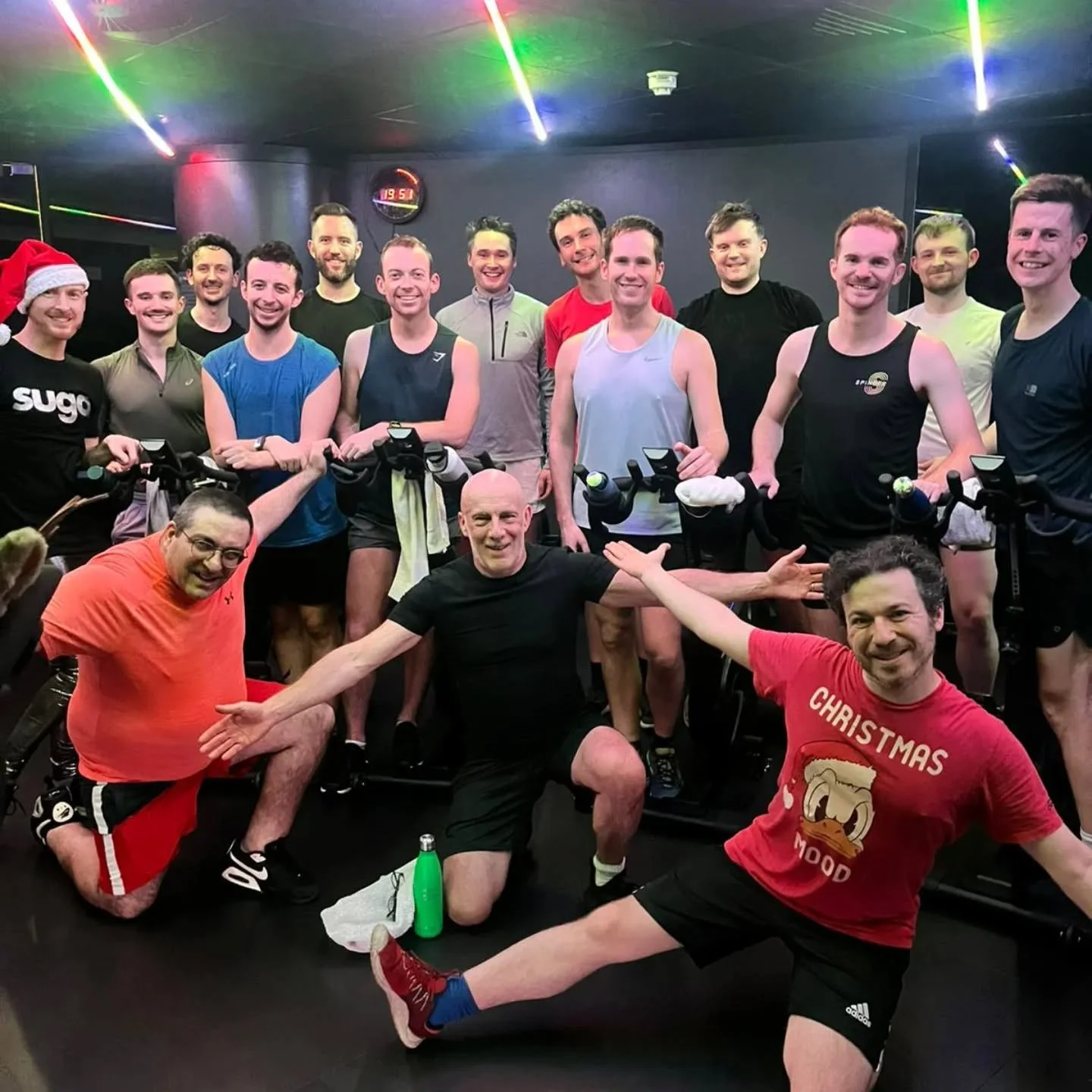 The Spinder Christmas joy continued tonight with a Christmas Special playlist courtesy of @leannegabriella.  Just 2 classes left in 2025 so you can join us on 17th and 28th Dec! 🎅🎄🚴&zwj;♀️🌈❤️