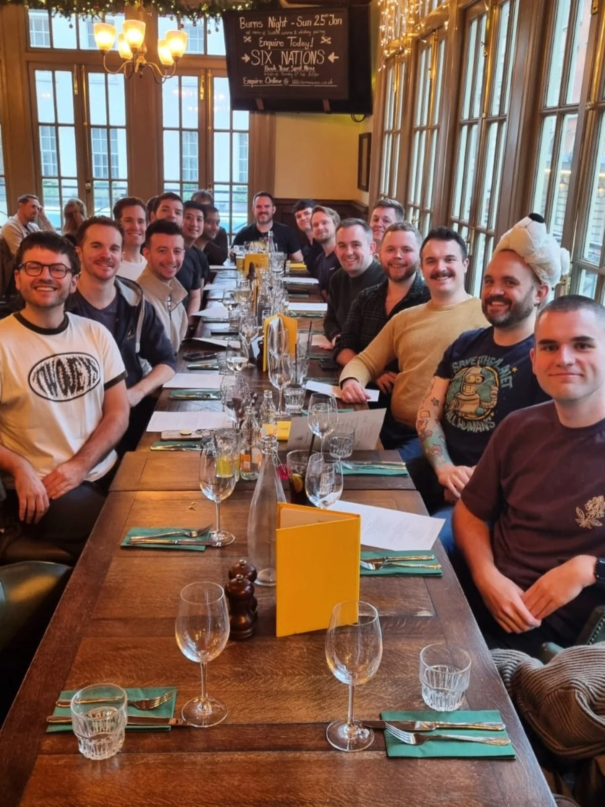 Our Sunday Roast special to round off 2025! 🌈🙌✨ Catchups and cheers with our lovely Spinder family! Great to see so many of you.