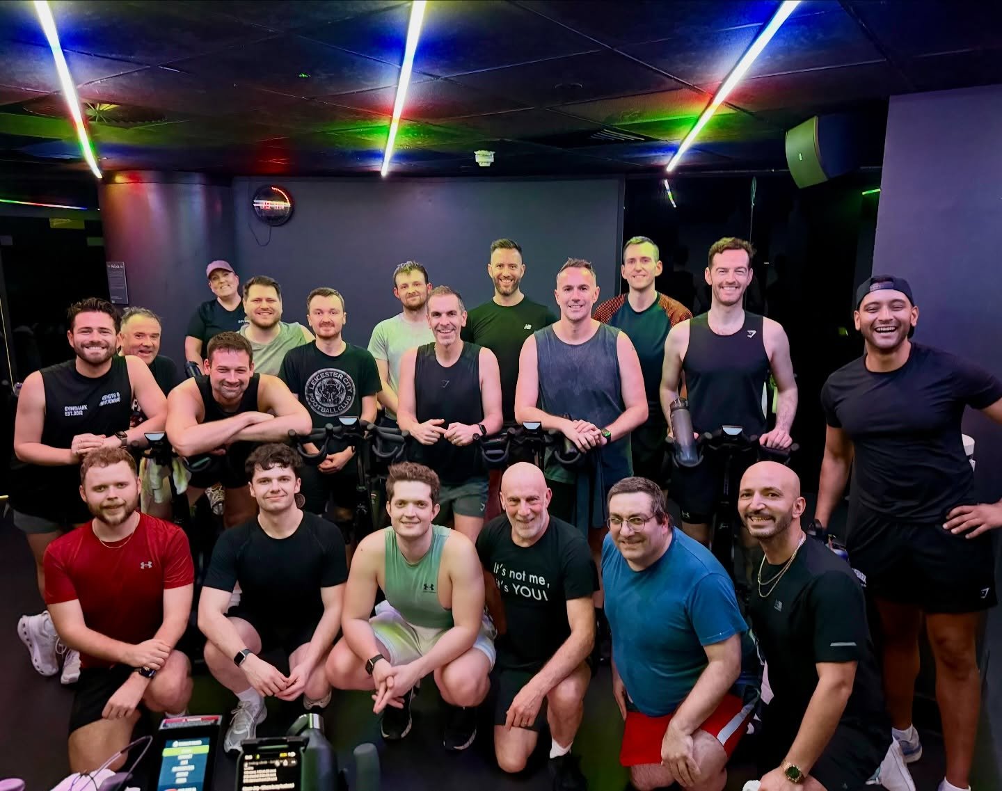 Monday with @mikejoseph.ldn! 💕🔥 That was epic team, and who knew coconuts would be such a good dance break?! 😉 Fab work with hover jogs, sprints and loads of singing along. Don&rsquo;t forget you can join Spinder this week on Wednesday, Friday and
