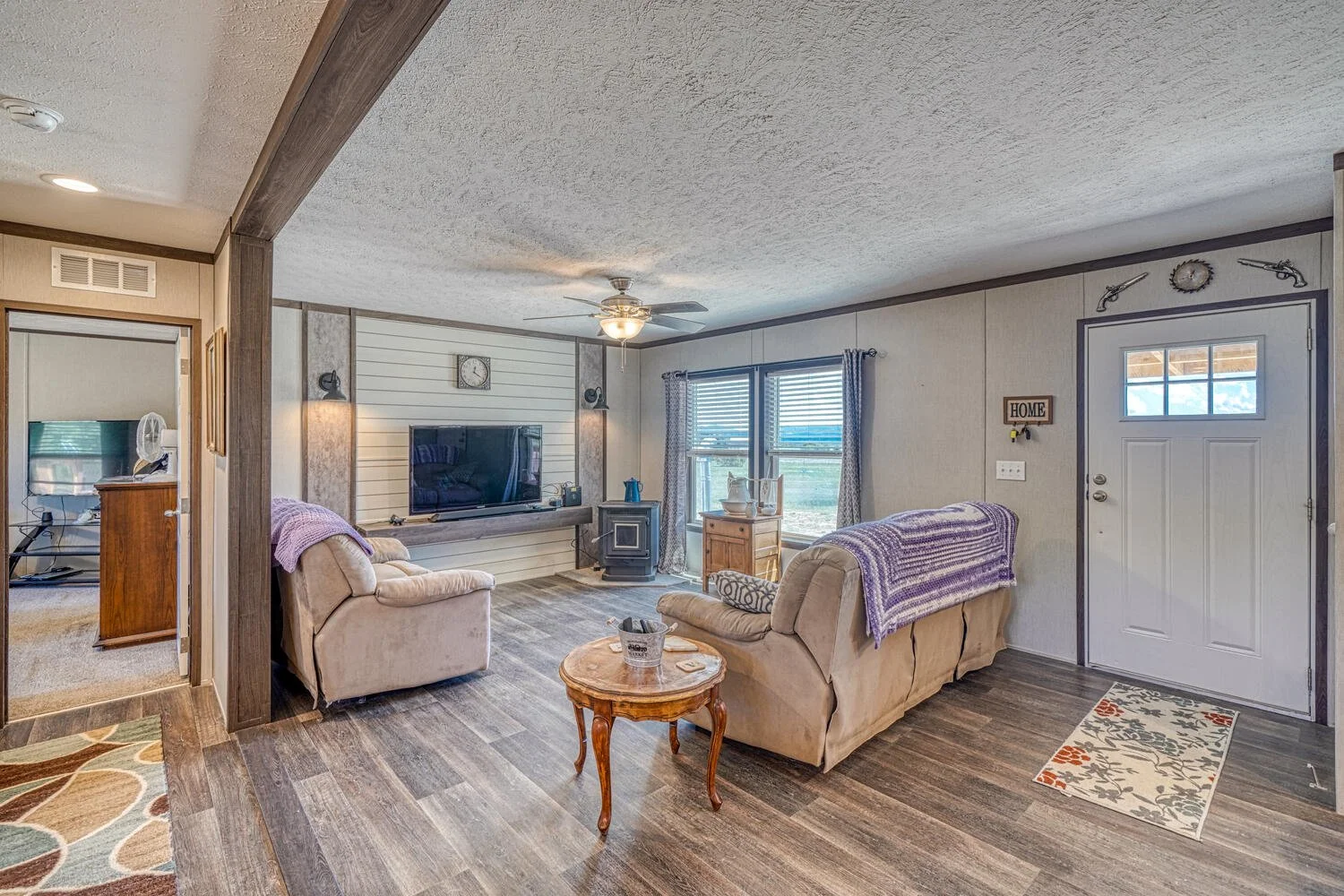 1325 Q Path Cotopaxi CO 81223-large-014-032-Living Room-1500x1000-72dpi.jpg