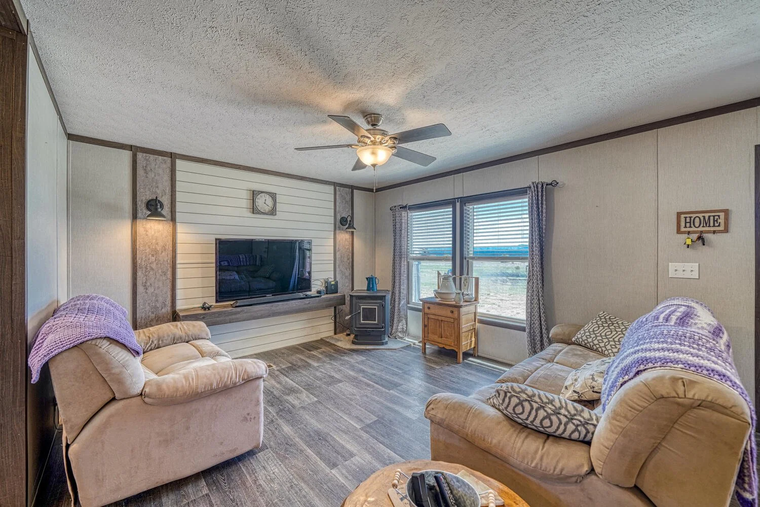 1325 Q Path Cotopaxi CO 81223-large-015-030-Living Room-1500x1000-72dpi.jpg