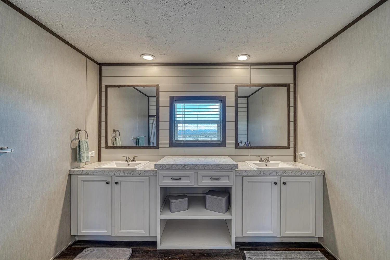 1325 Q Path Cotopaxi CO 81223-large-026-036-Primary Bathroom-1500x1000-72dpi.jpg
