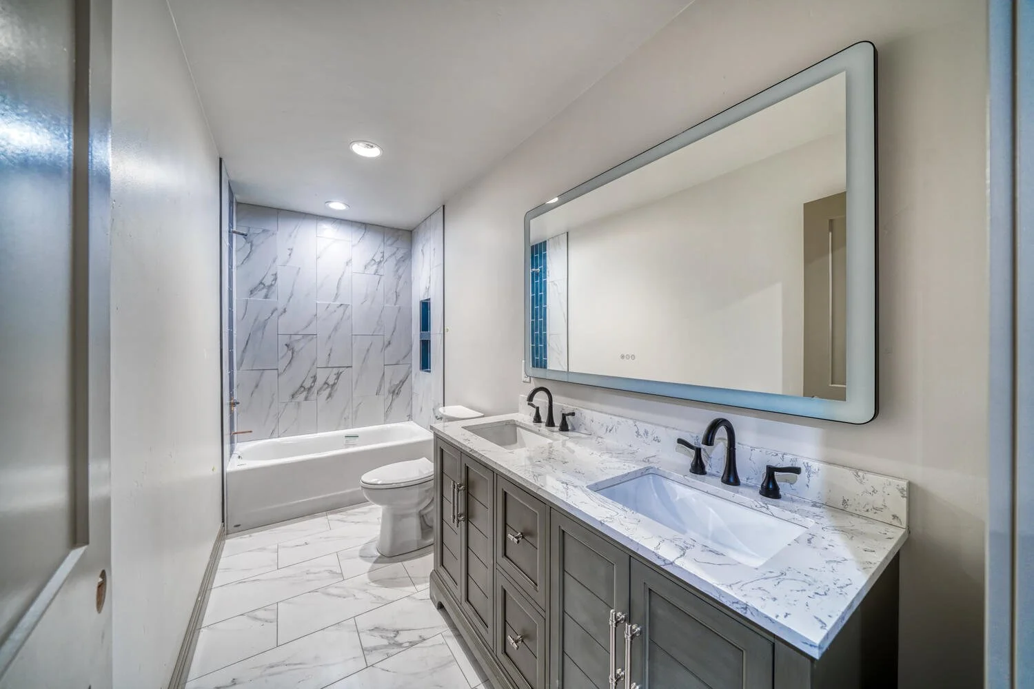618  620 Teller St Salida CO-large-033-029-Bathroom-1500x1000-72dpi.jpg