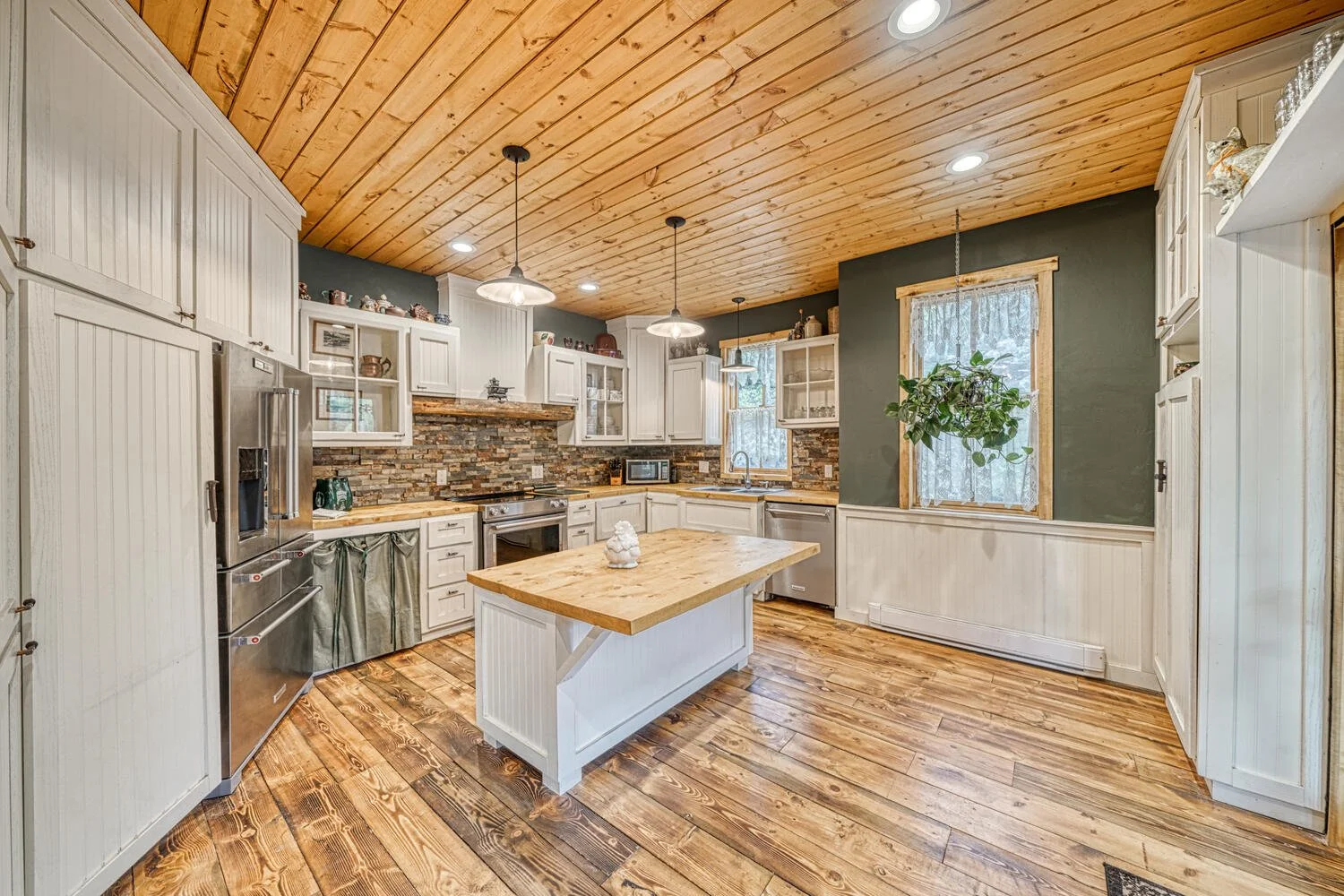 25761 Co Rd 162 Nathrop CO-large-033-058-Kitchen-1500x1000-72dpi.jpg