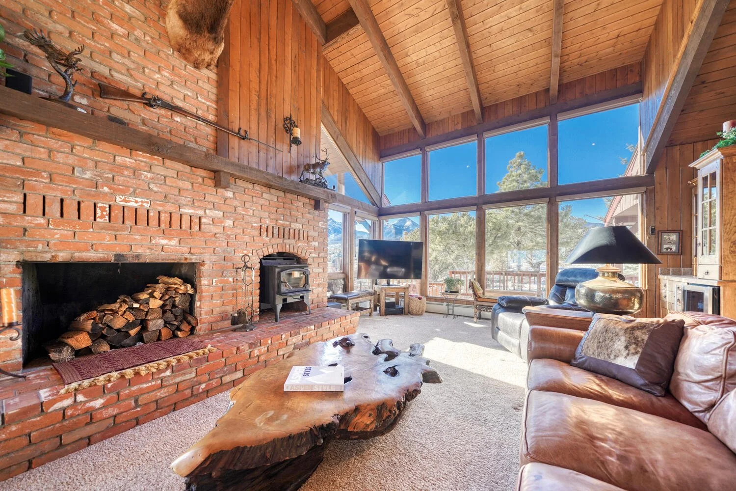 13400 Dry Gulch Rd Nathrop CO-large-060-026-Living Room-1500x1000-72dpi.jpg