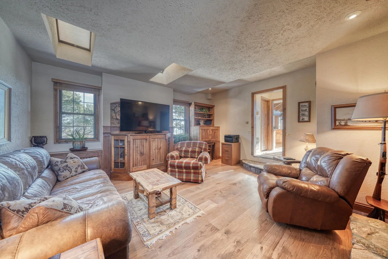 13400 Dry Gulch Rd Nathrop CO-large-075-029-Family Room-1500x1000-72dpi.jpg