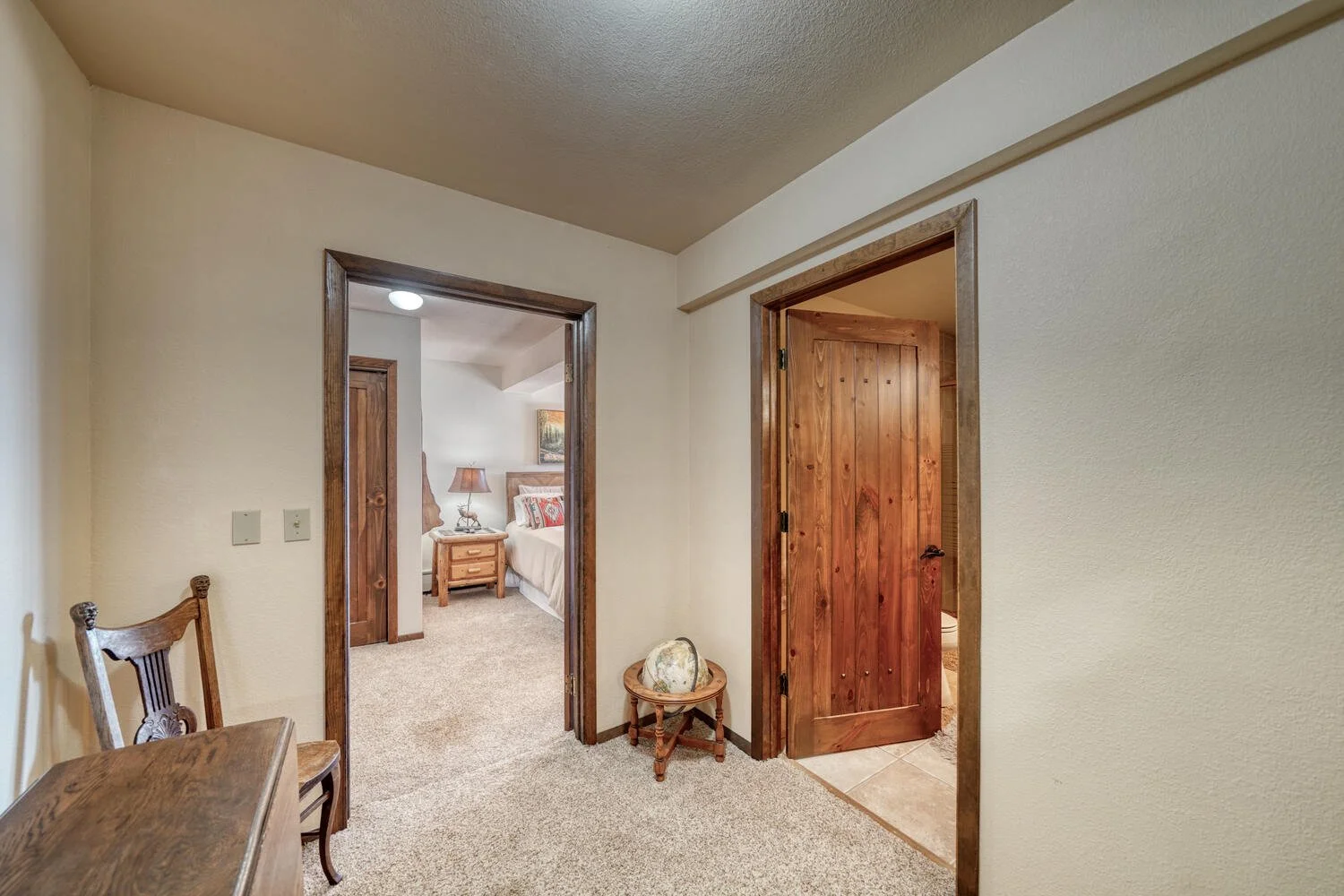 13400 Dry Gulch Rd Nathrop CO-large-086-166-Hallway-1500x1000-72dpi.jpg