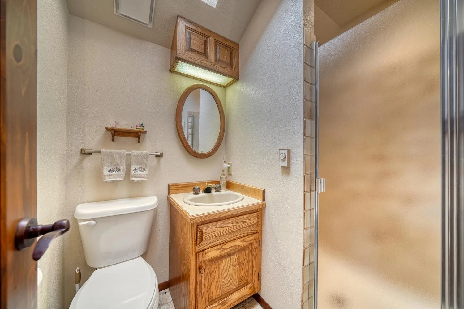 13400 Dry Gulch Rd Nathrop CO-large-092-072-Loft Bathroom-1500x1000-72dpi.jpg