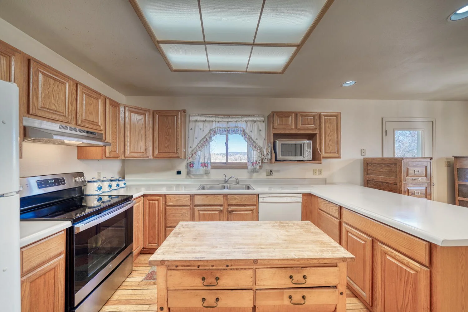 7885 CR145 Salida CO 81201 USA-large-038-068-Kitchen-1500x1000-72dpi.jpg