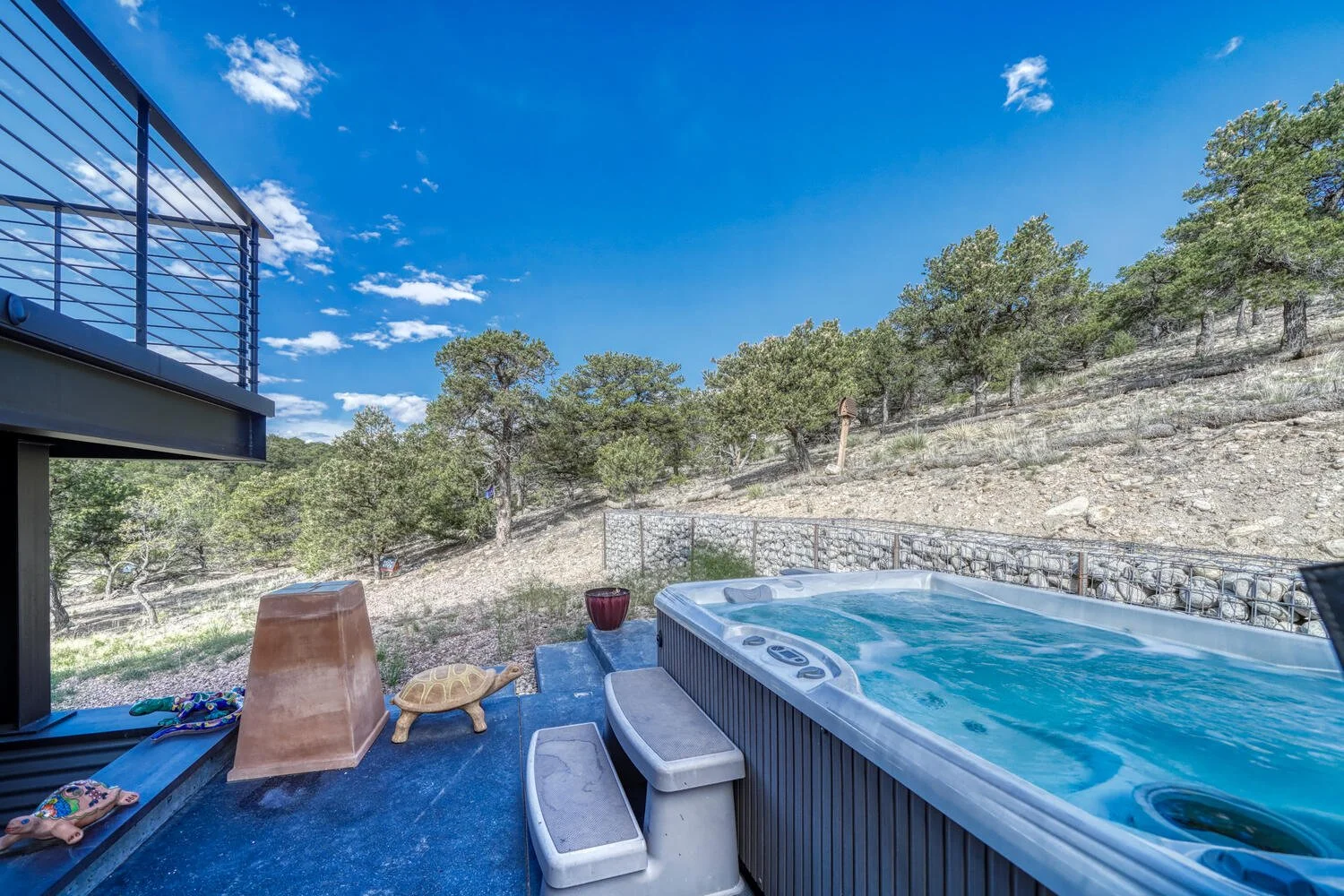 Exterior Hot Tub-076-046-1500x1000.jpg