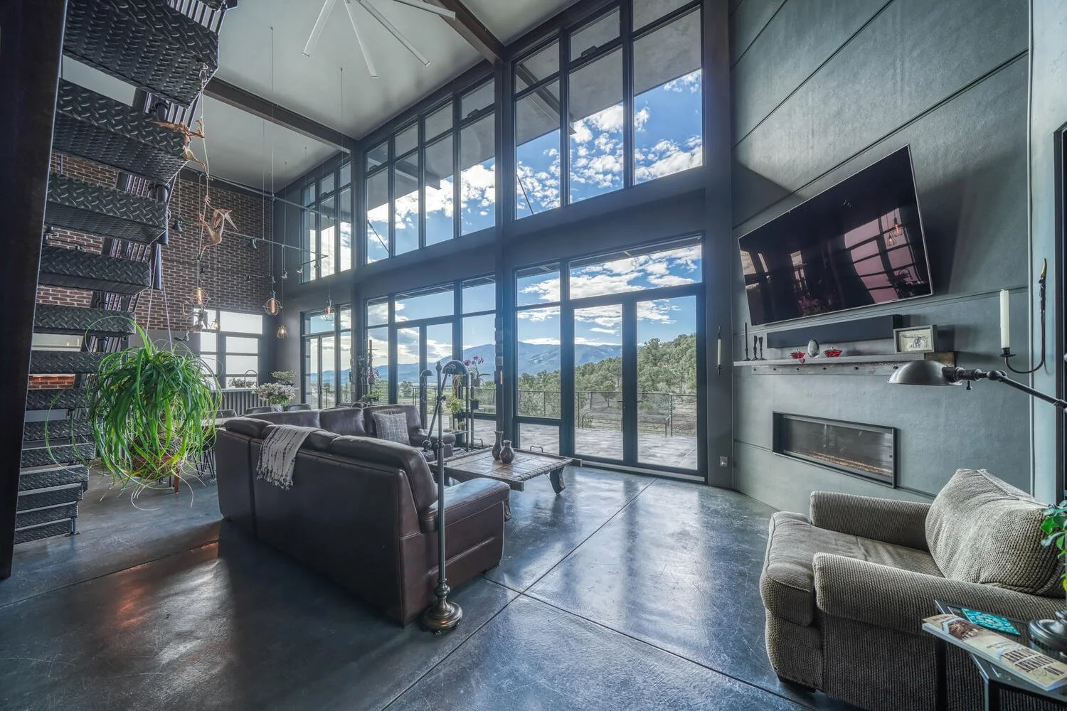 Living Room-037-062-1500x1000.jpg