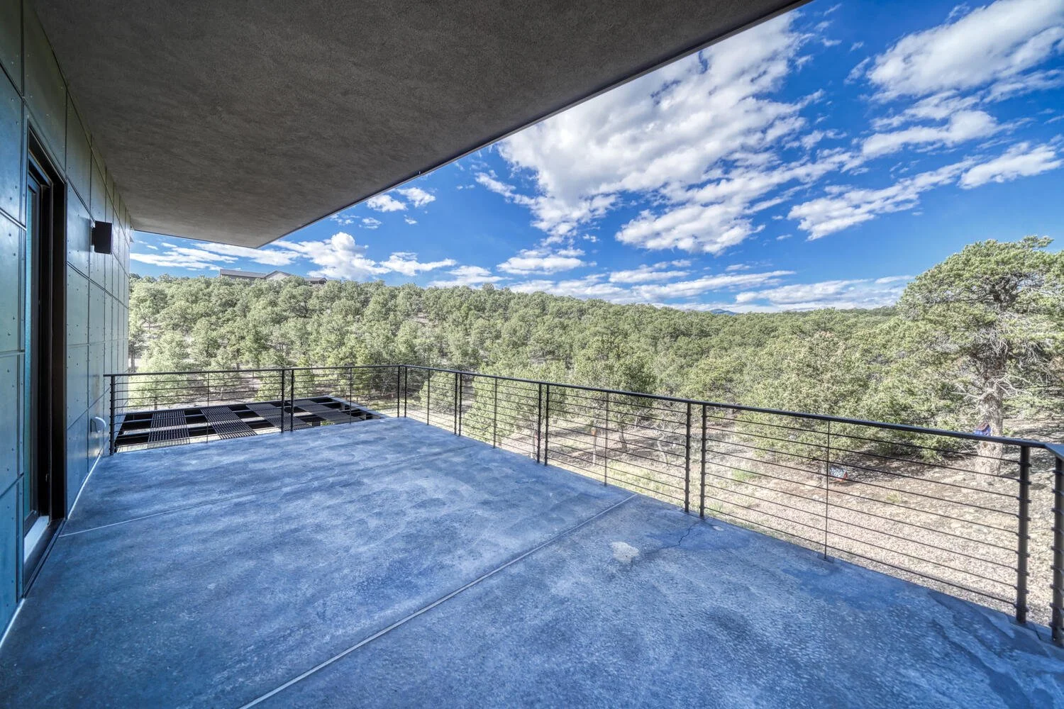 Primary Balcony-050-022-1500x1000.jpg