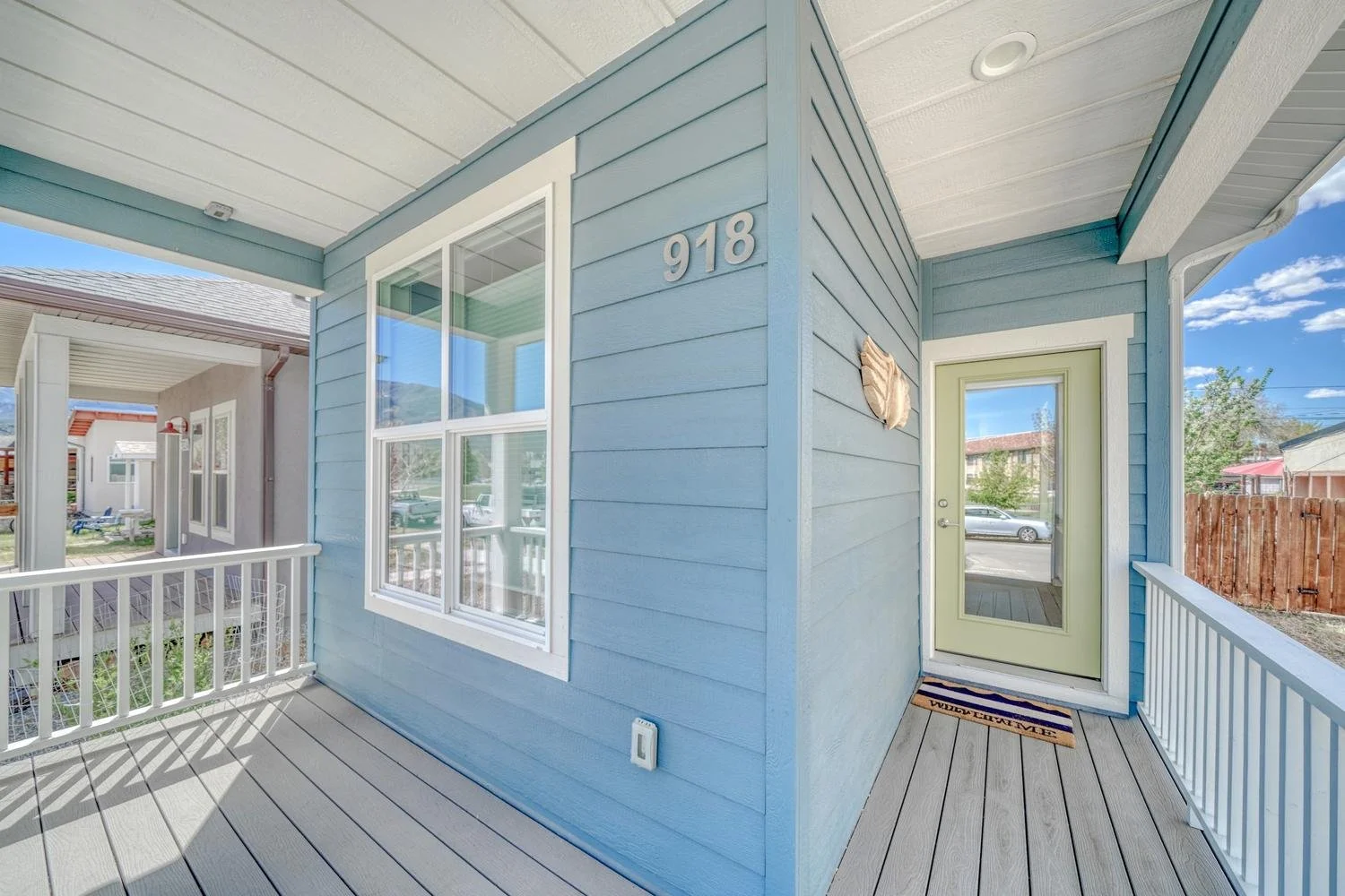 014-053-Front Porch Entry-1500x1000.jpg