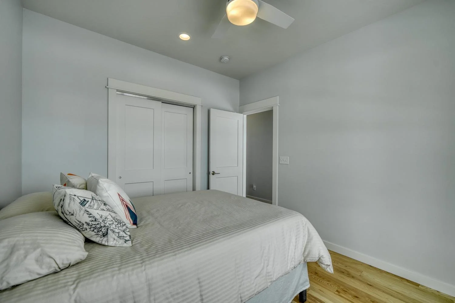 017-065-Bedroom-1500x1000.jpg