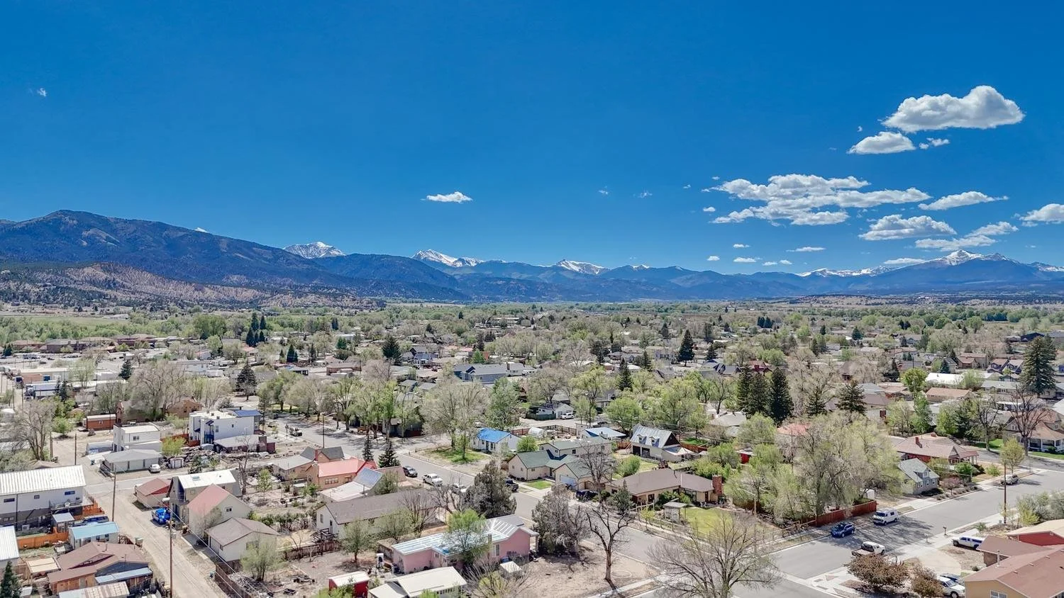 064-042-Neighborhood-1500x844.jpg