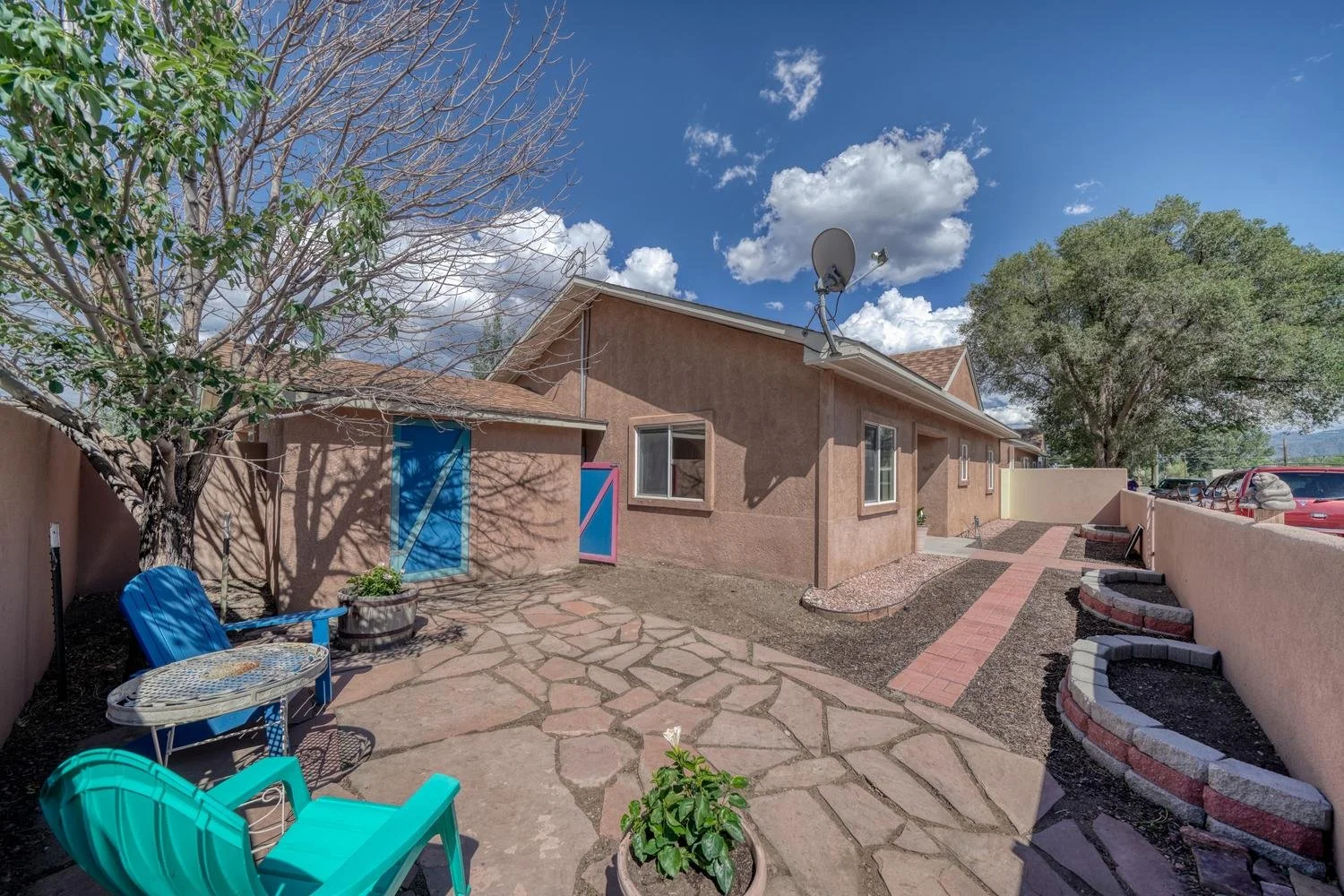 005-024-Exterior FrontPatio-1500x1000.jpg
