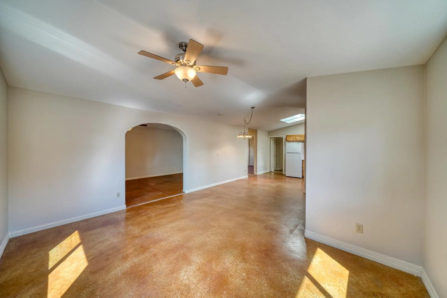 013-010-Dining Room-1500x1000.jpg