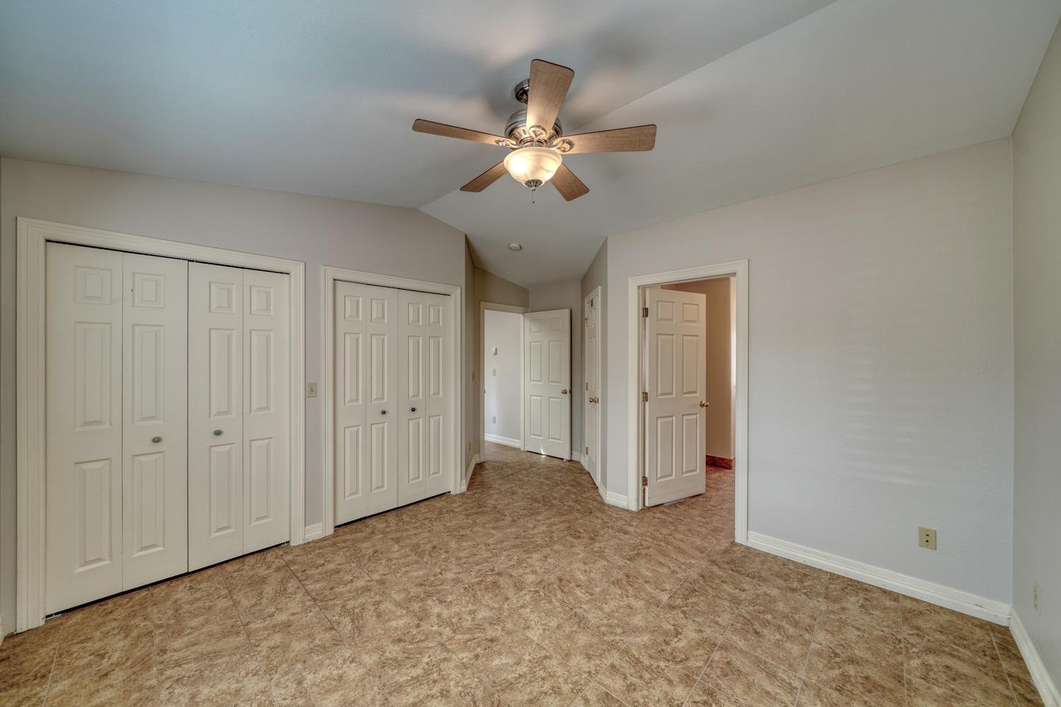 019-020-Primary Bedroom-1500x1000.jpg