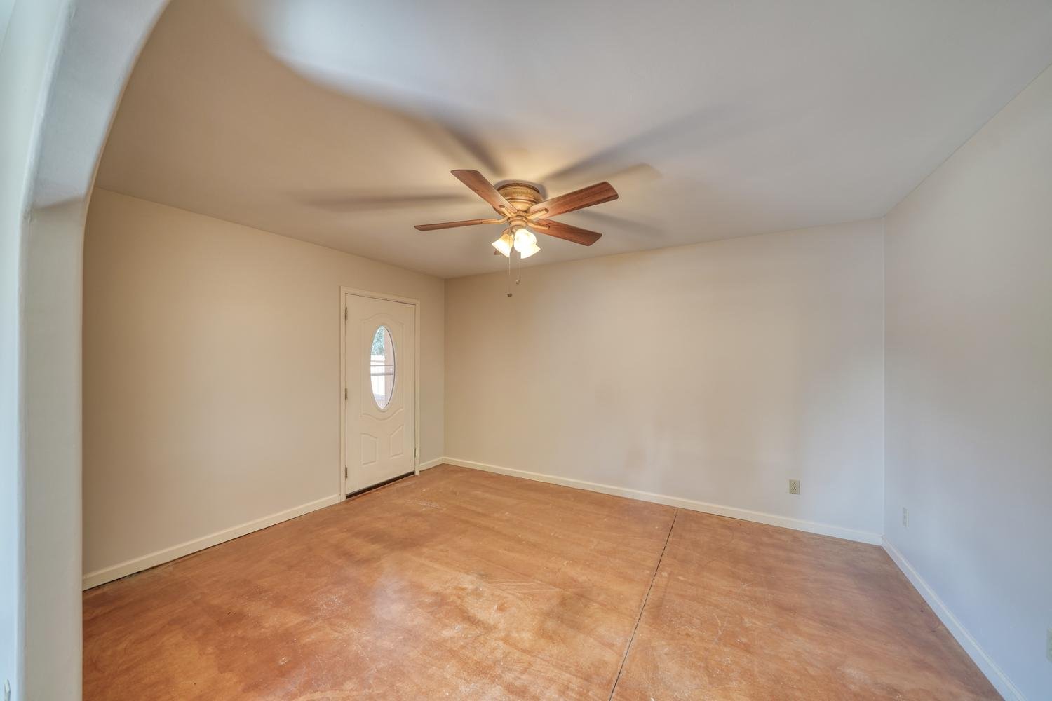028-001-Family Room-1500x1000.jpg