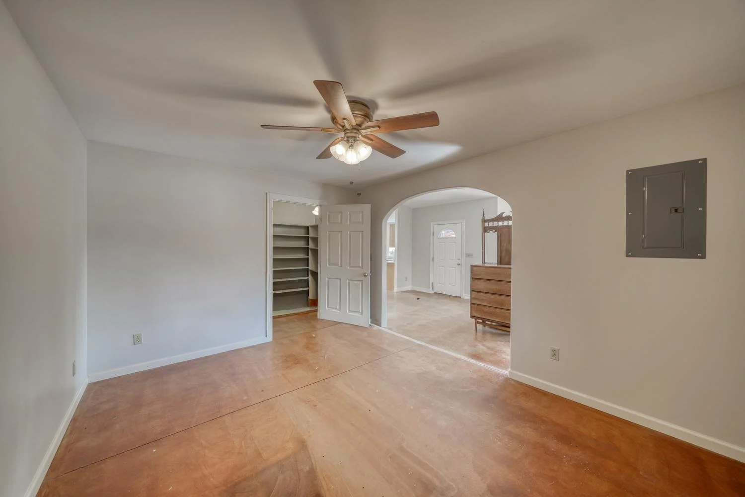 029-003-Family Room-1500x1000.jpg