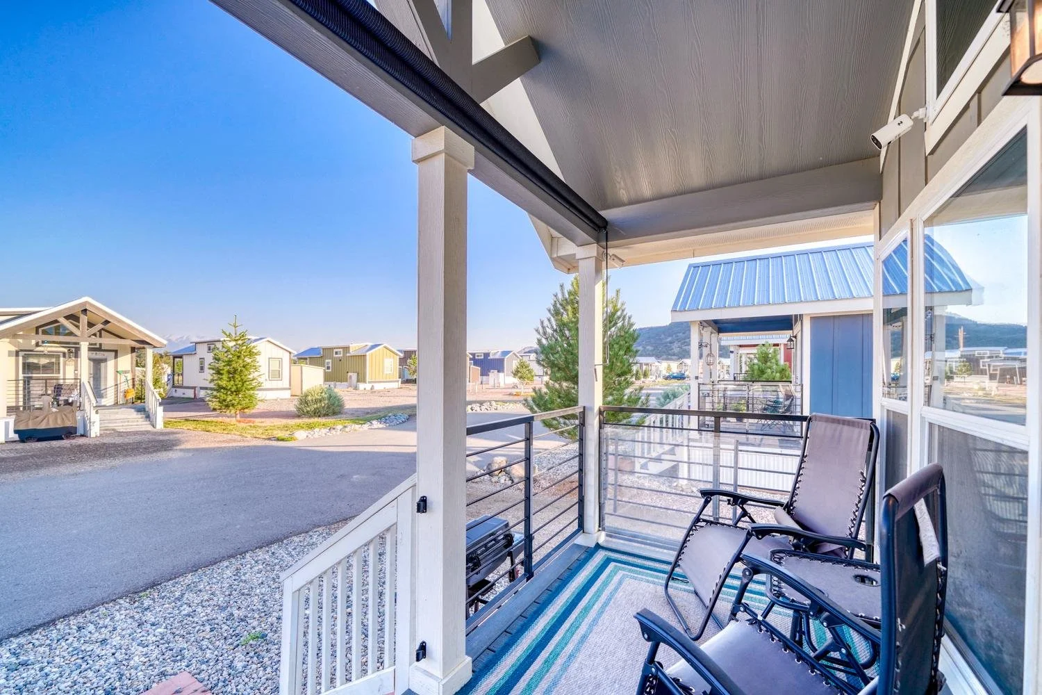 006-021-Front Porch-1500x1000.jpg