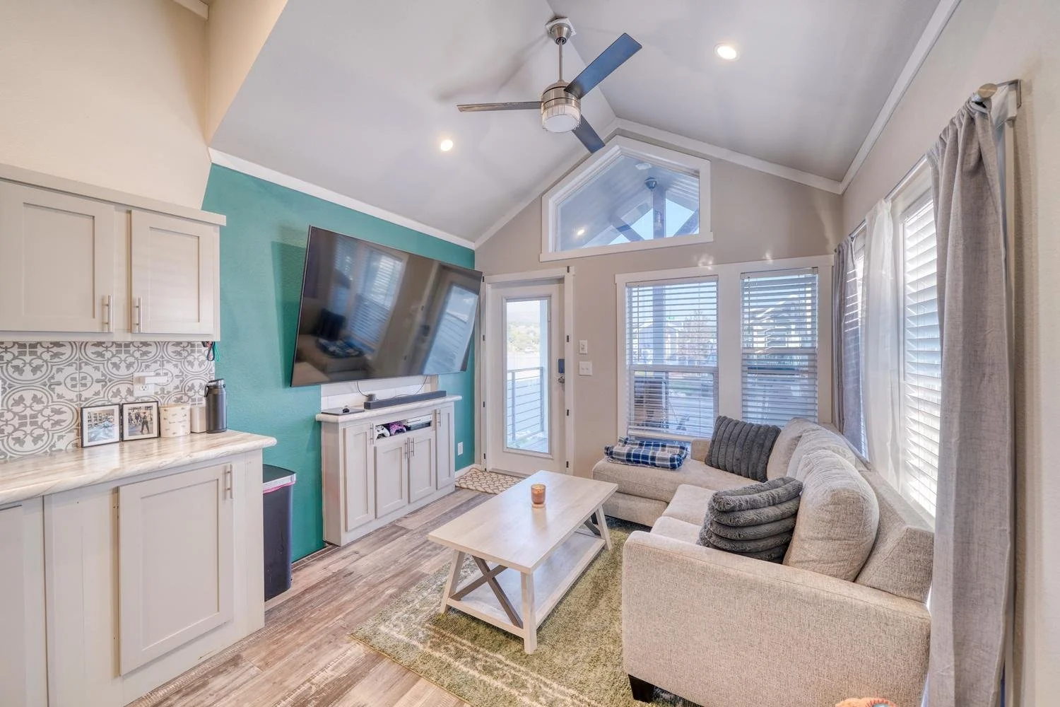 009-018-Living Room-1500x1000.jpg