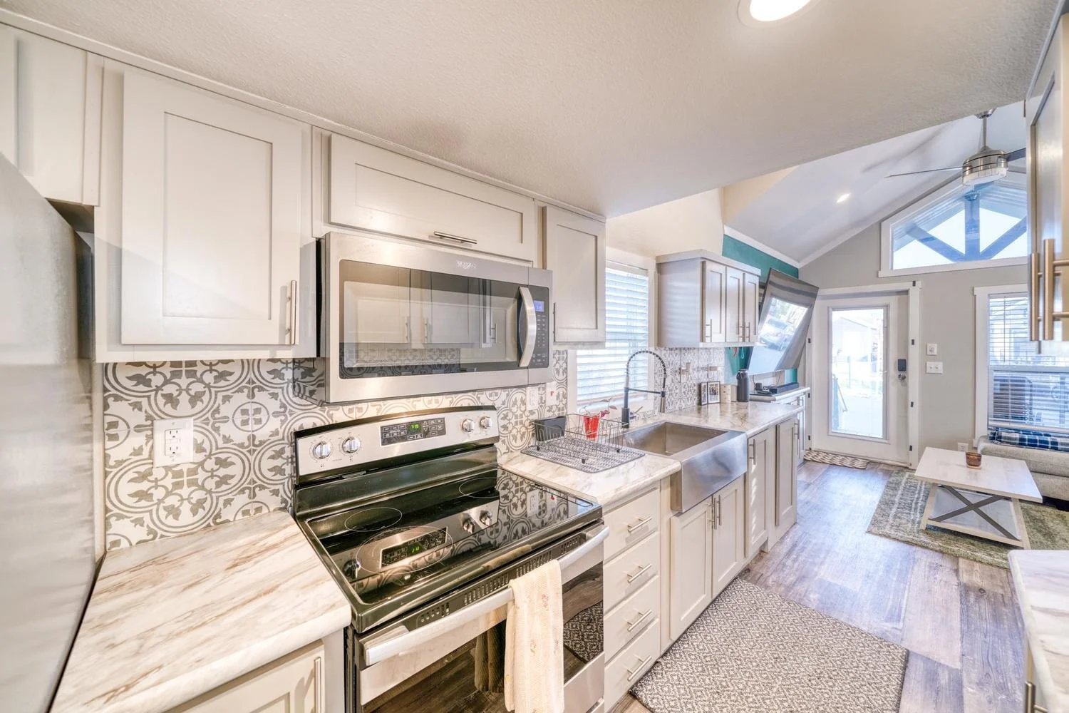 014-001-Kitchen-1500x1000.jpg