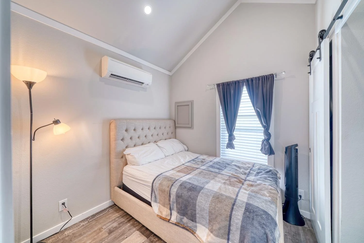 020-020-Bedroom-1500x1000.jpg