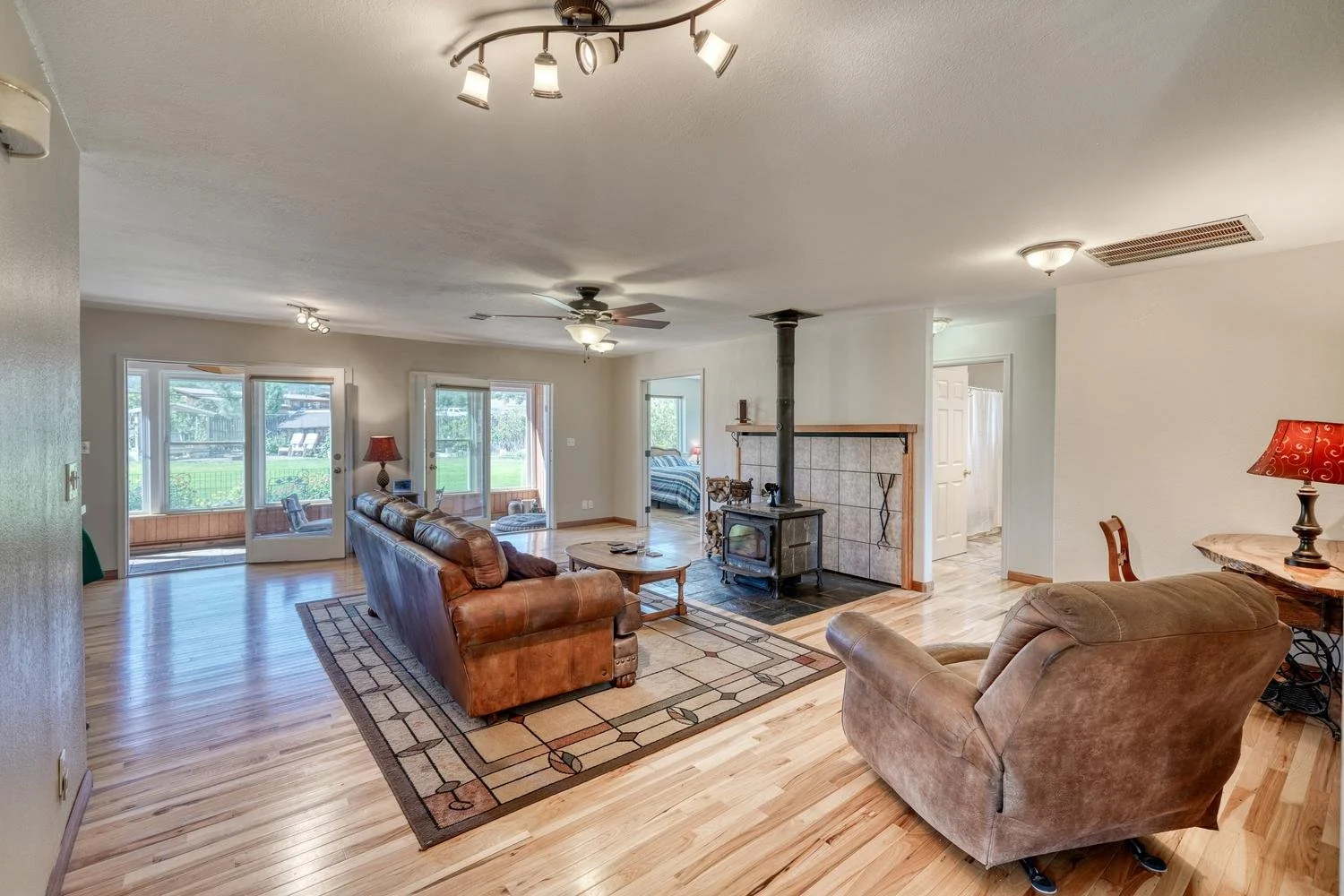 025-023-Living Room-1500x1000.jpg