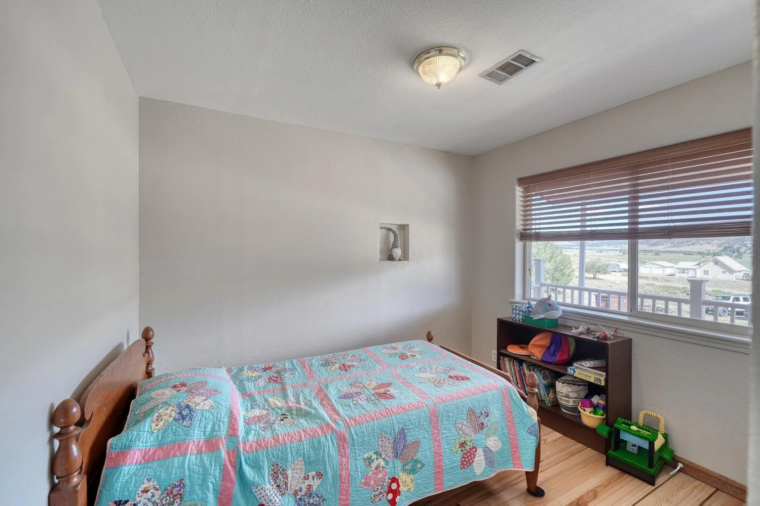 026-012-Bedroom-1500x1000.jpg