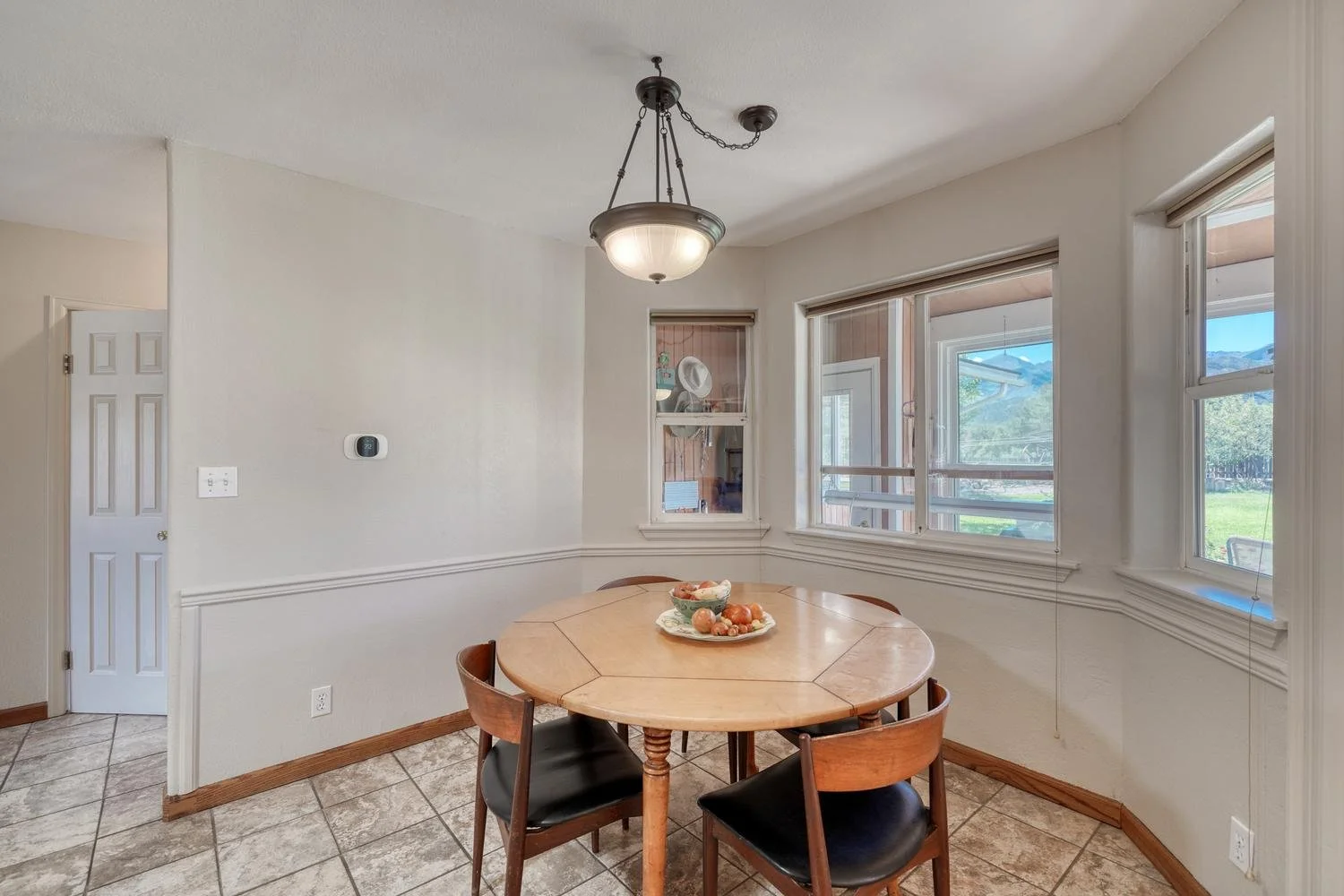 032-026-Dining Room-1500x1000.jpg