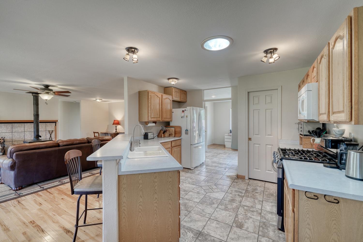 033-003-Kitchen-1500x1000.jpg