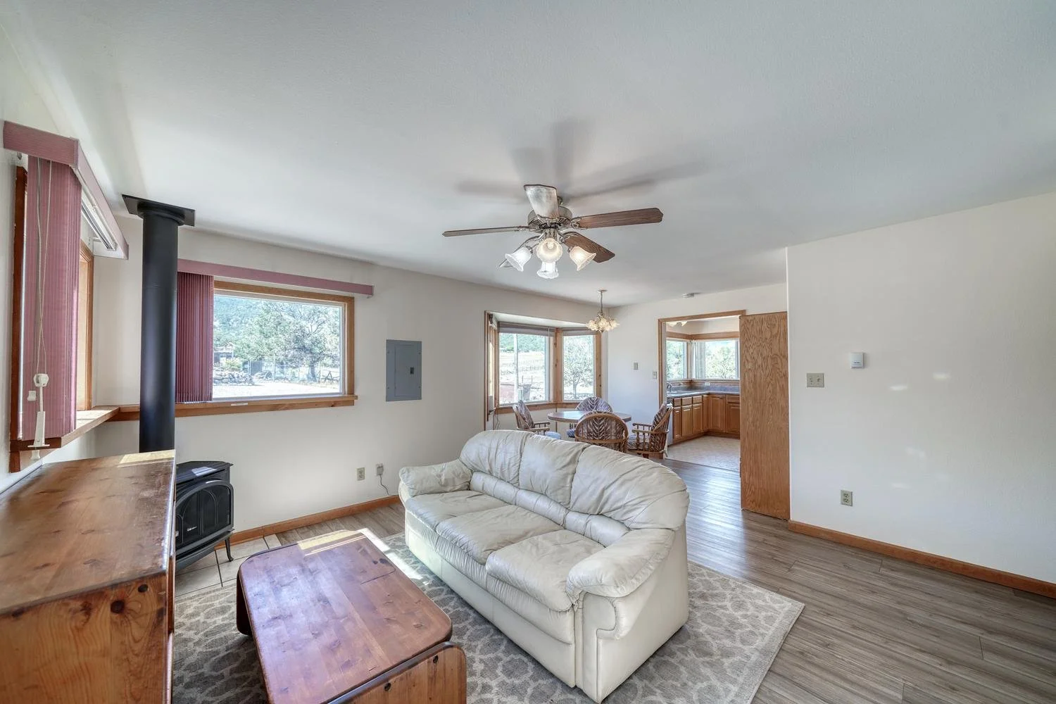 059-059-Living Room-1500x1000.jpg