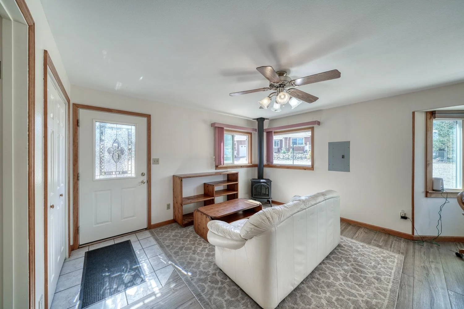 060-022-Living Room-1500x1000.jpg
