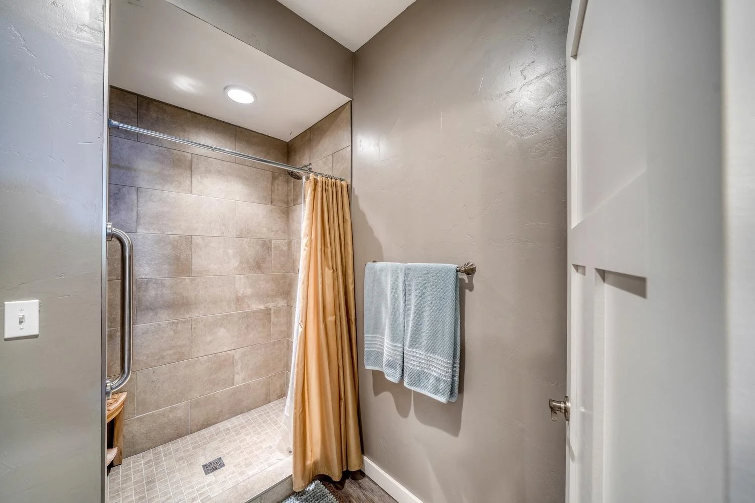 018-033-Primary Bathroom-1500x1000.jpg
