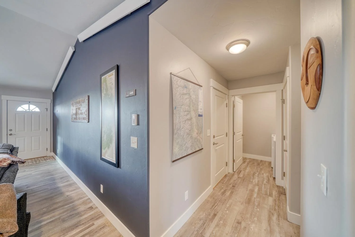 103 Rae Court Buena Vista CO 20 hallway.jpg