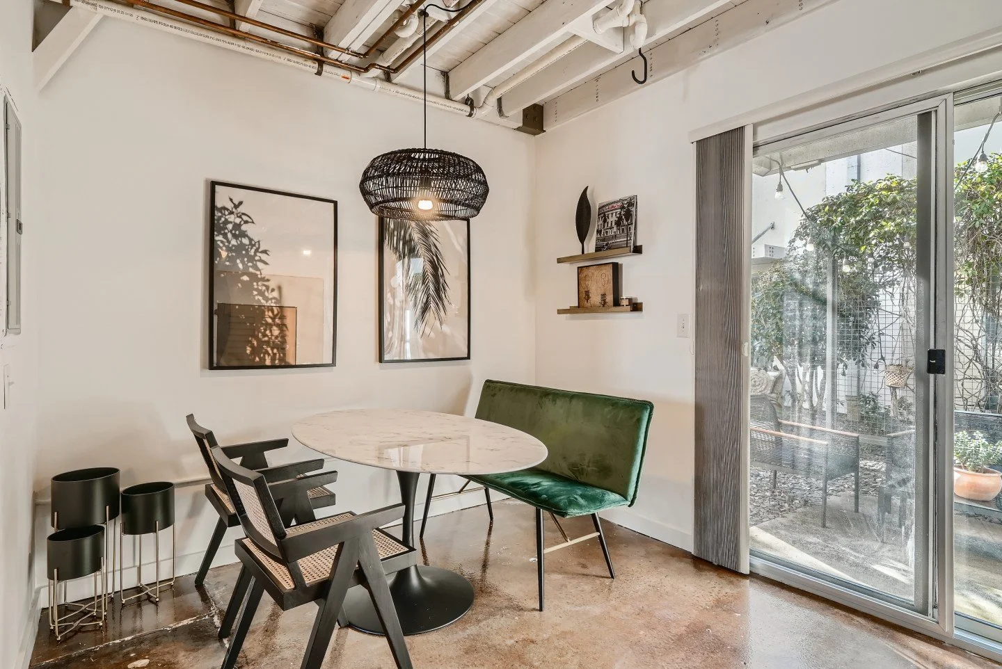 17 Breakfast Area.jpeg